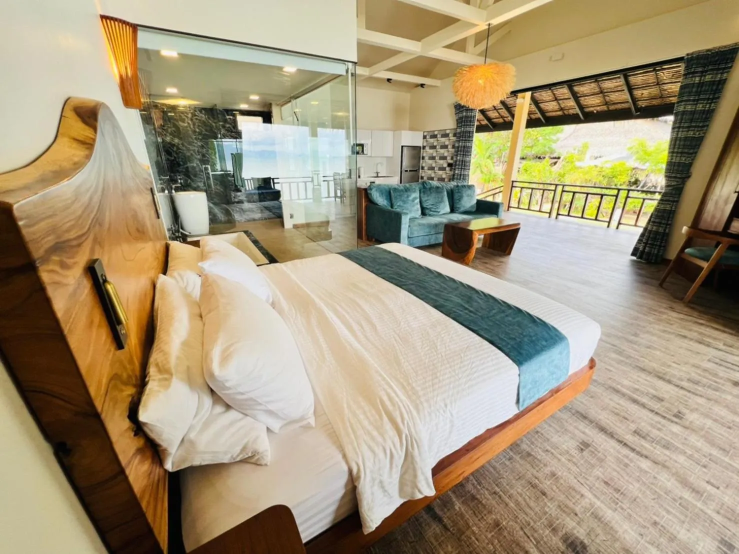 Photo of the whole room, Bed in Absolute Beachfront Villas