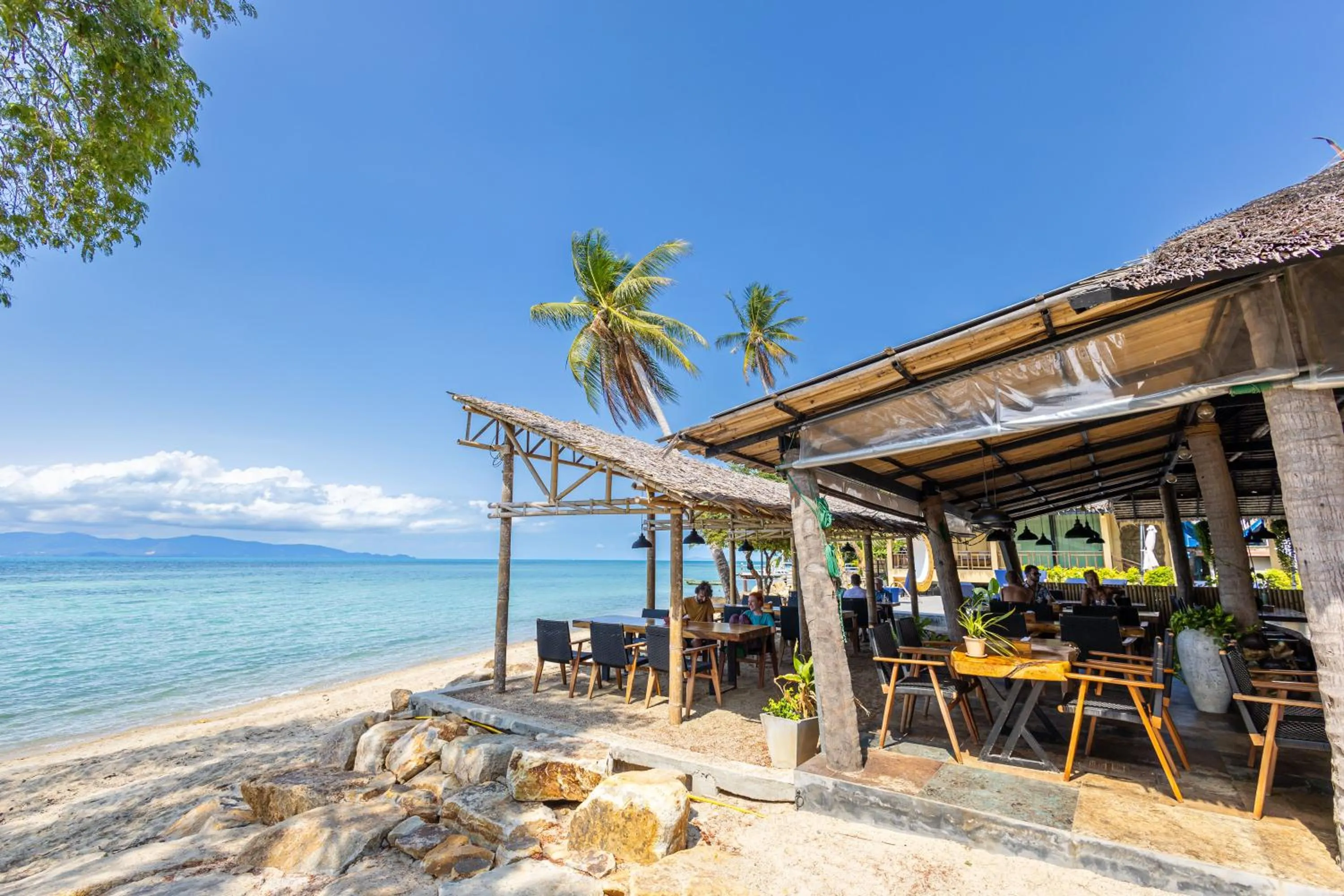 Restaurant/places to eat in Absolute Beachfront Villas