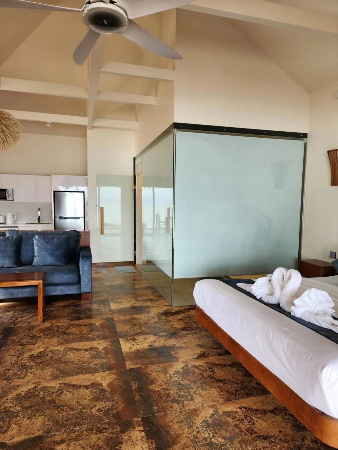 Bedroom, Bed in Absolute Beachfront Villas