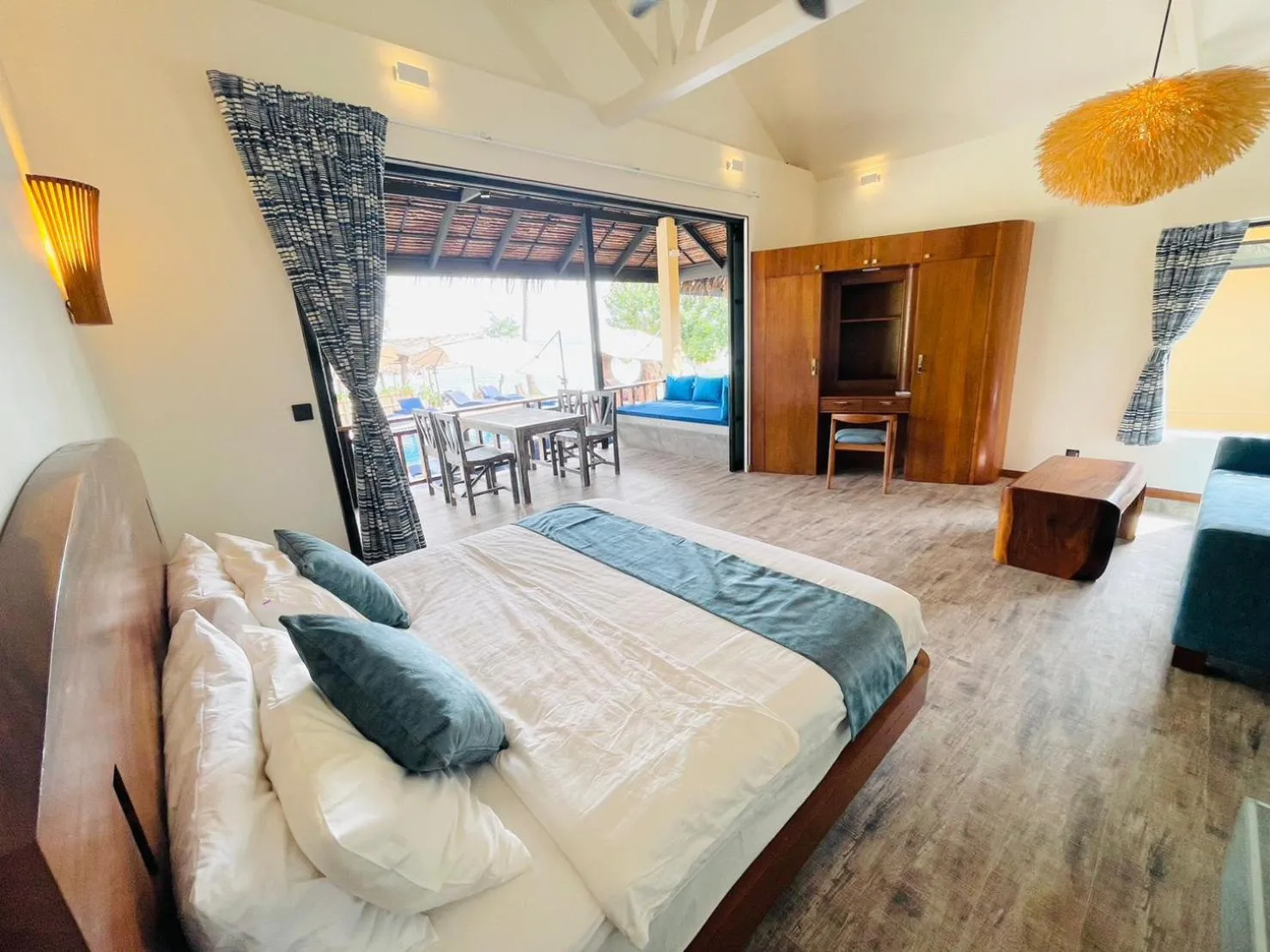 Bed in Absolute Beachfront Villas