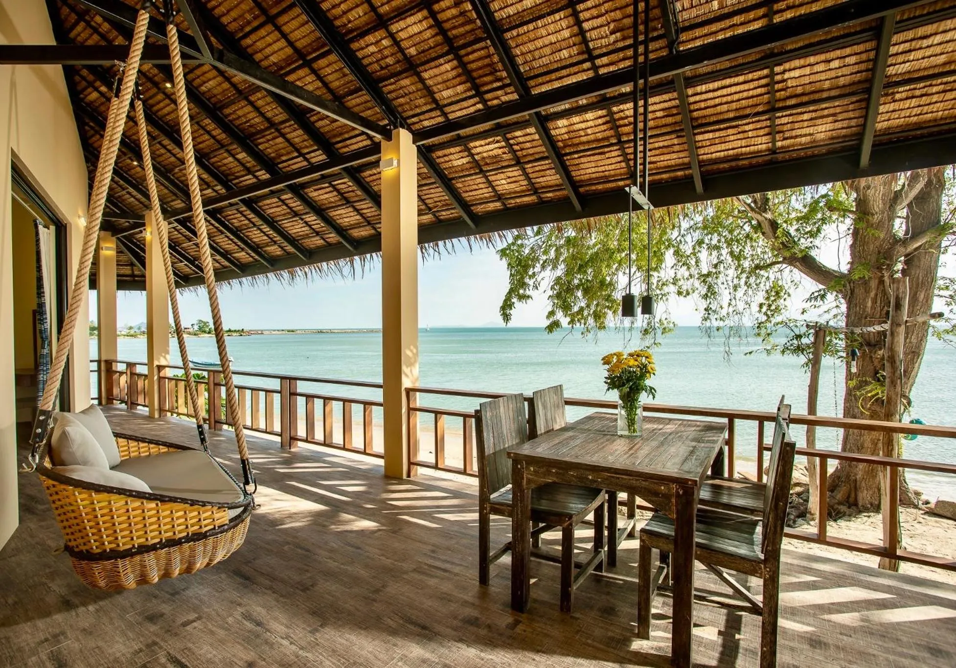 Balcony/Terrace in Absolute Beachfront Villas