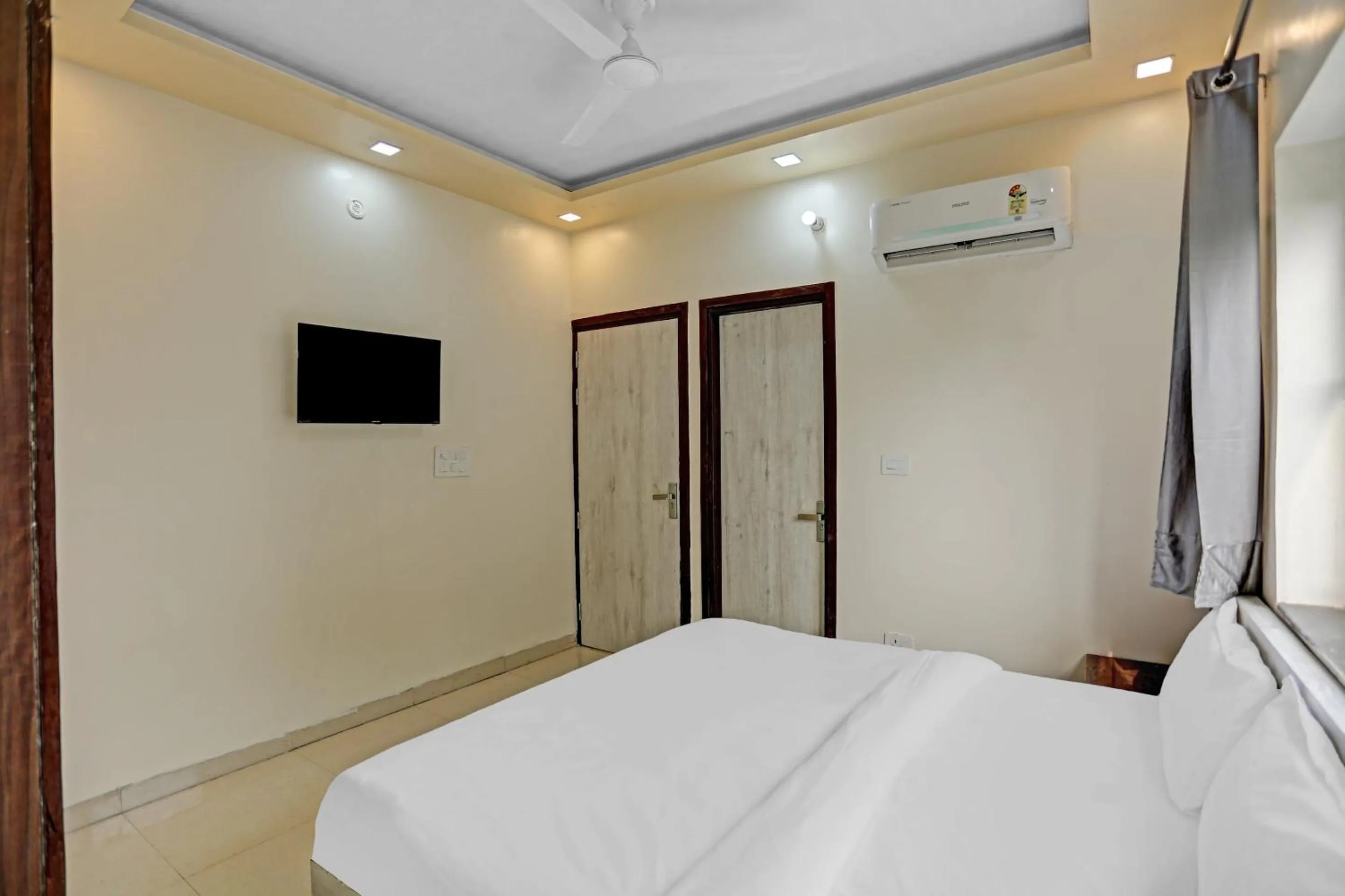 Bedroom, Bed in Hotel O by OYO Expo View Near PVR Ansal Plaza Greater Noida