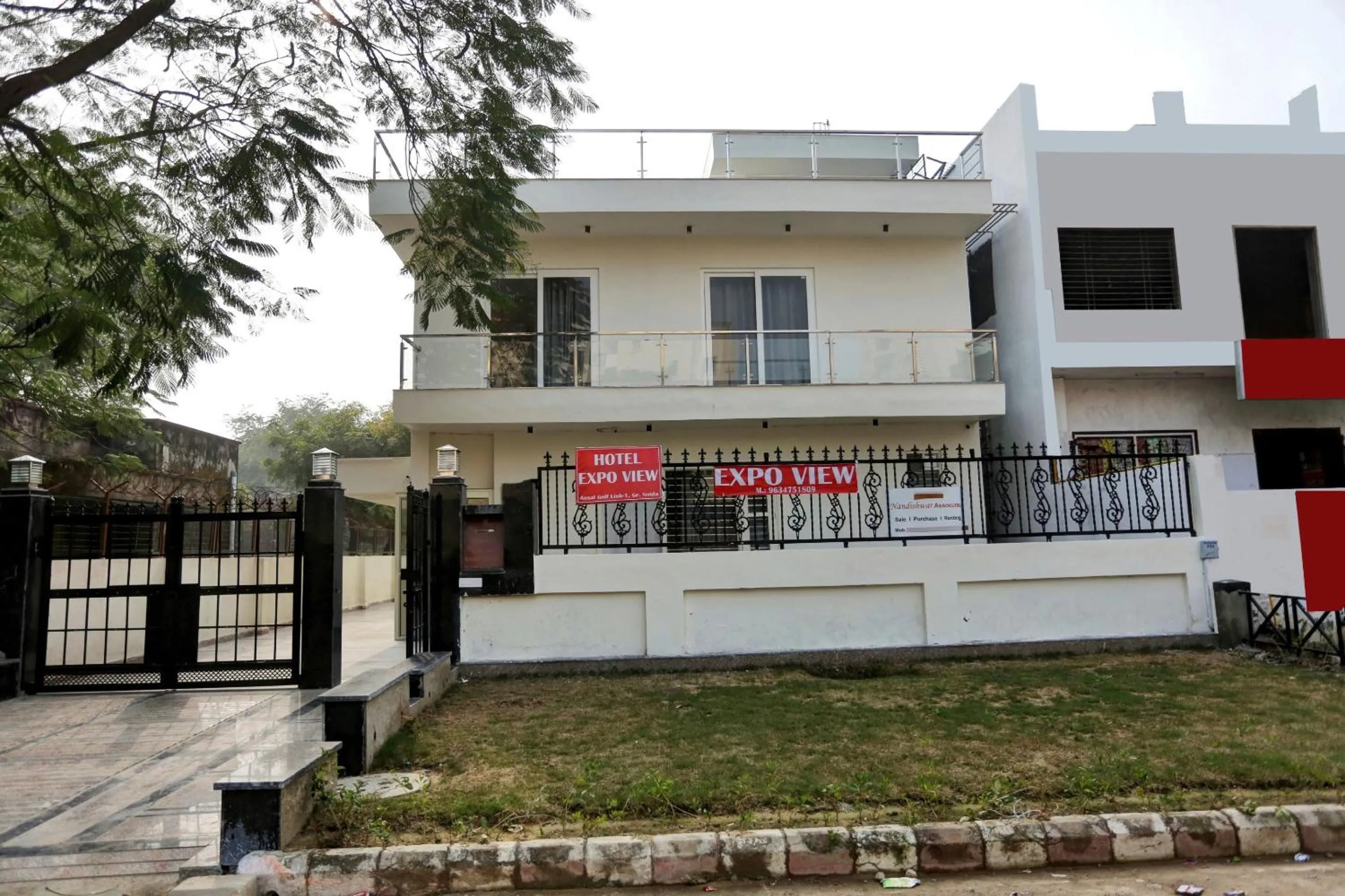 Facade/entrance in Hotel O by OYO Expo View Near PVR Ansal Plaza Greater Noida