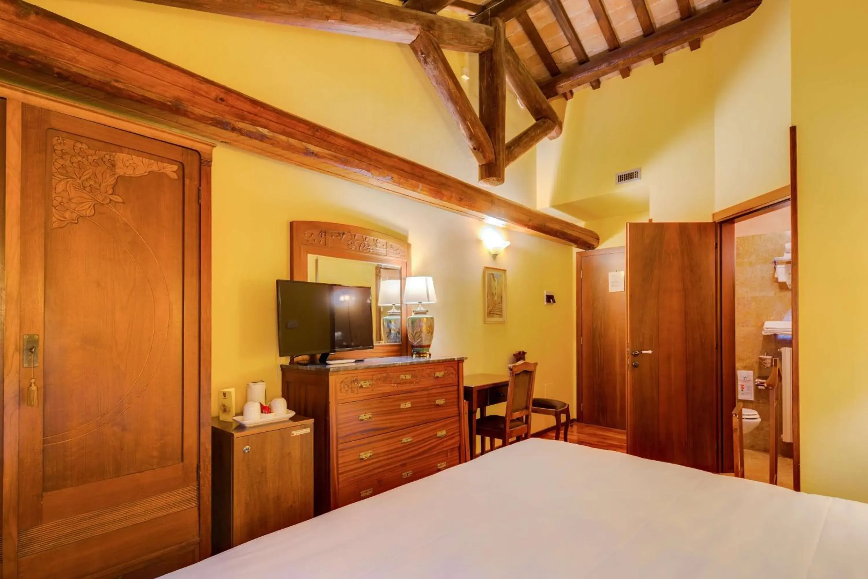 Economy Double or Twin Room in Best Western Plus Hotel Villa Tacchi Economy Double or Twin Room in Best Western Plus Hotel Villa Tacchi