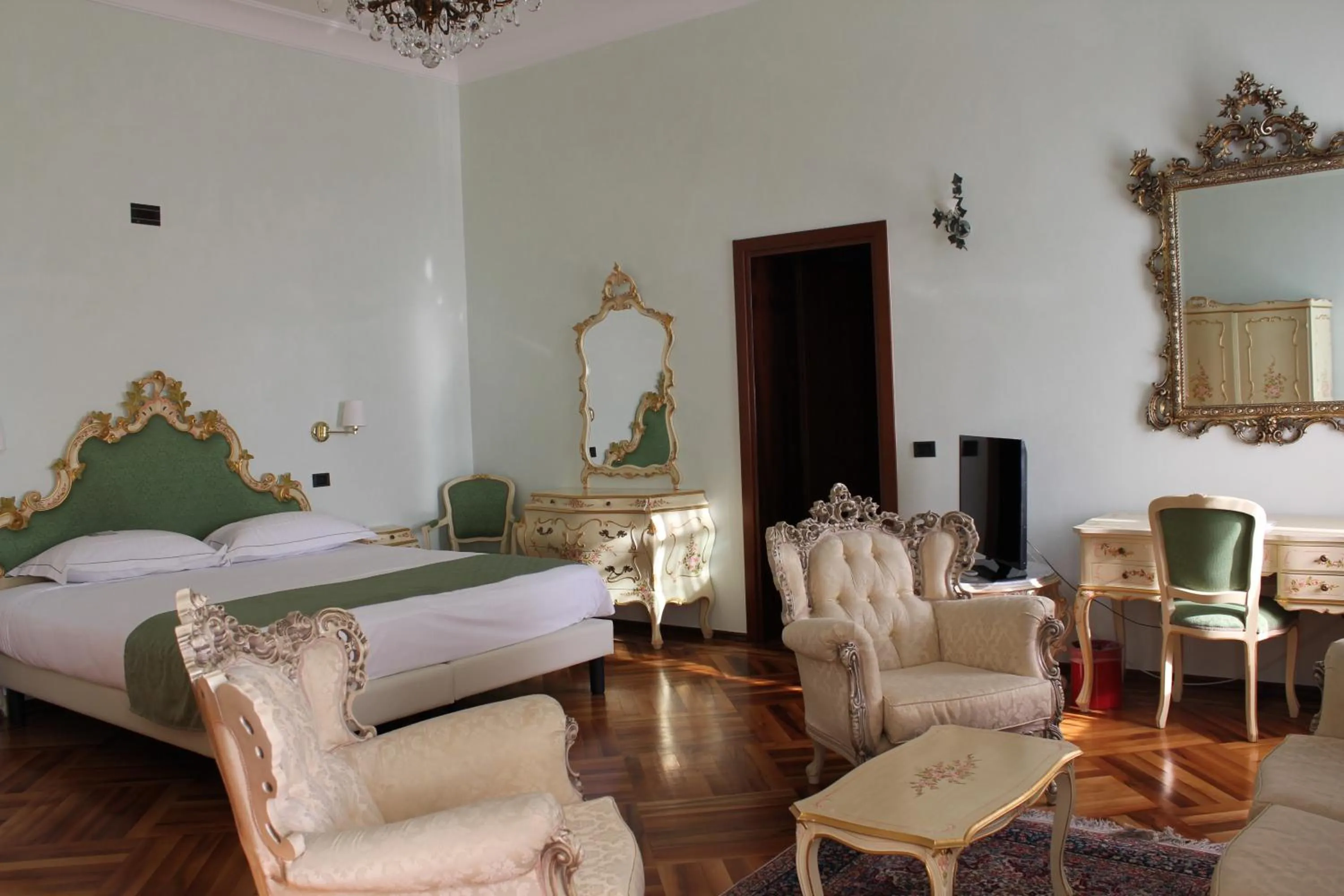 Photo of the whole room, Bed in Best Western Plus Hotel Villa Tacchi