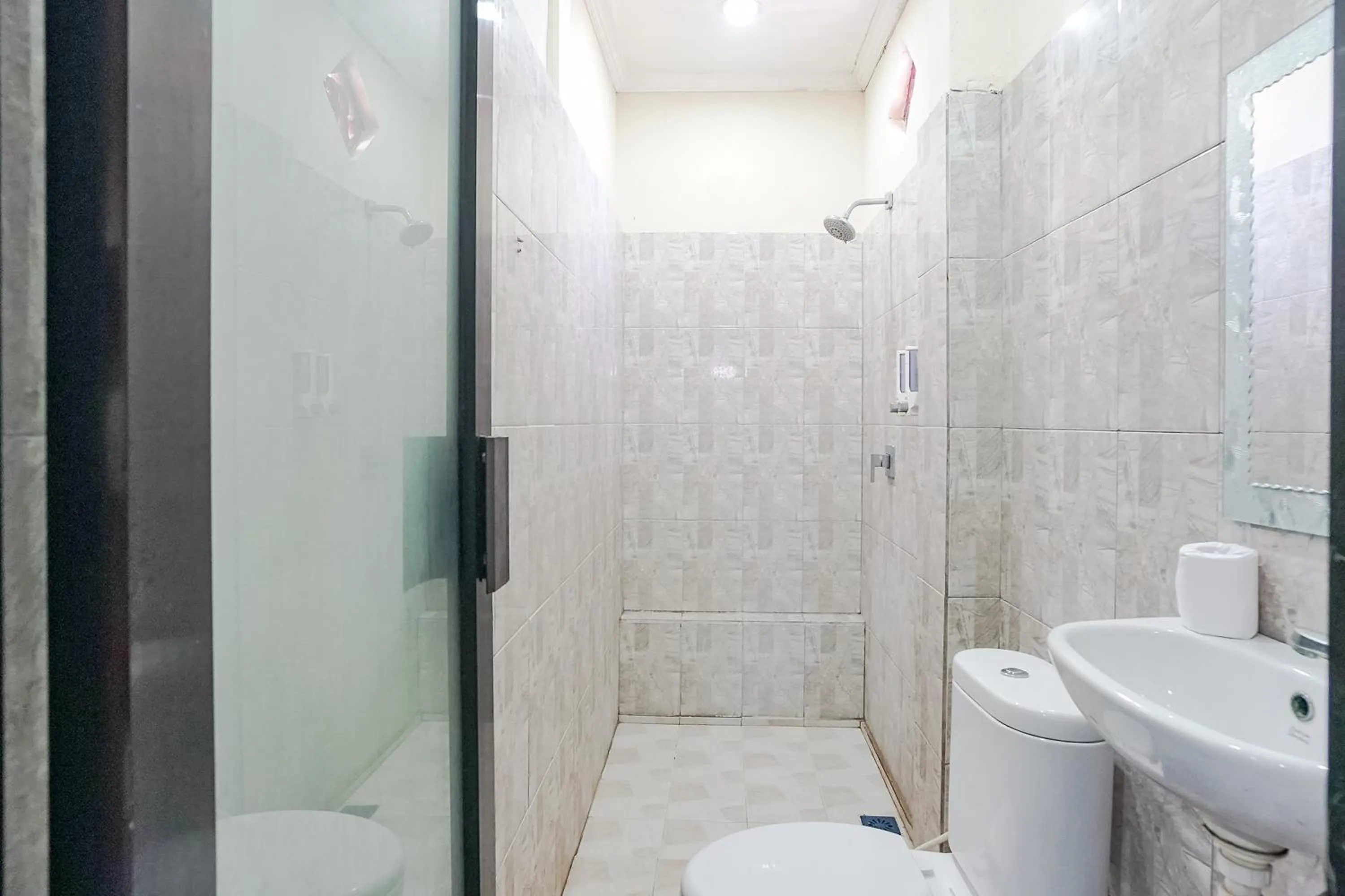 Shower in Taxa Uma Guest House