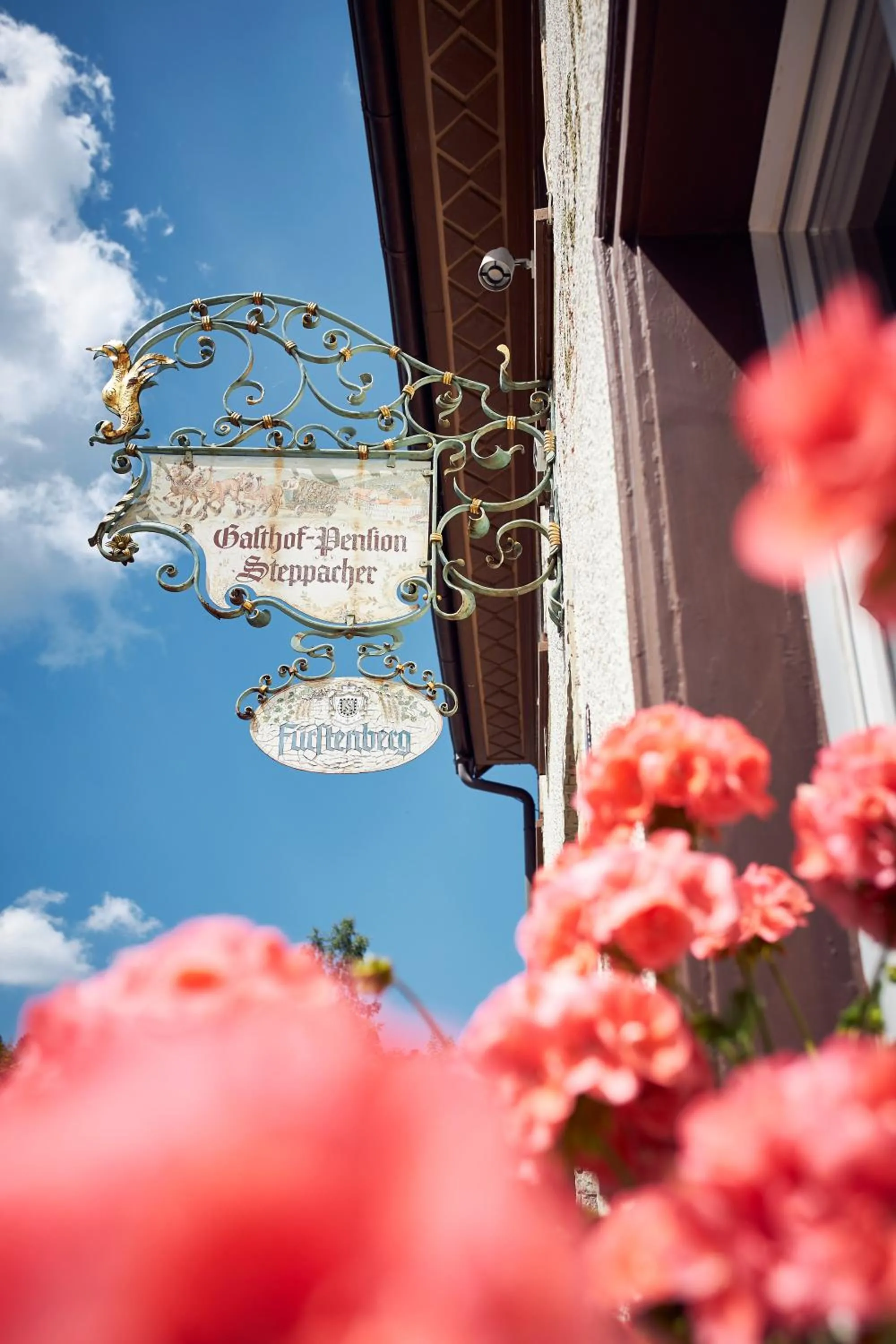 Logo/Certificate/Sign in Gasthof & Pension Steppacher