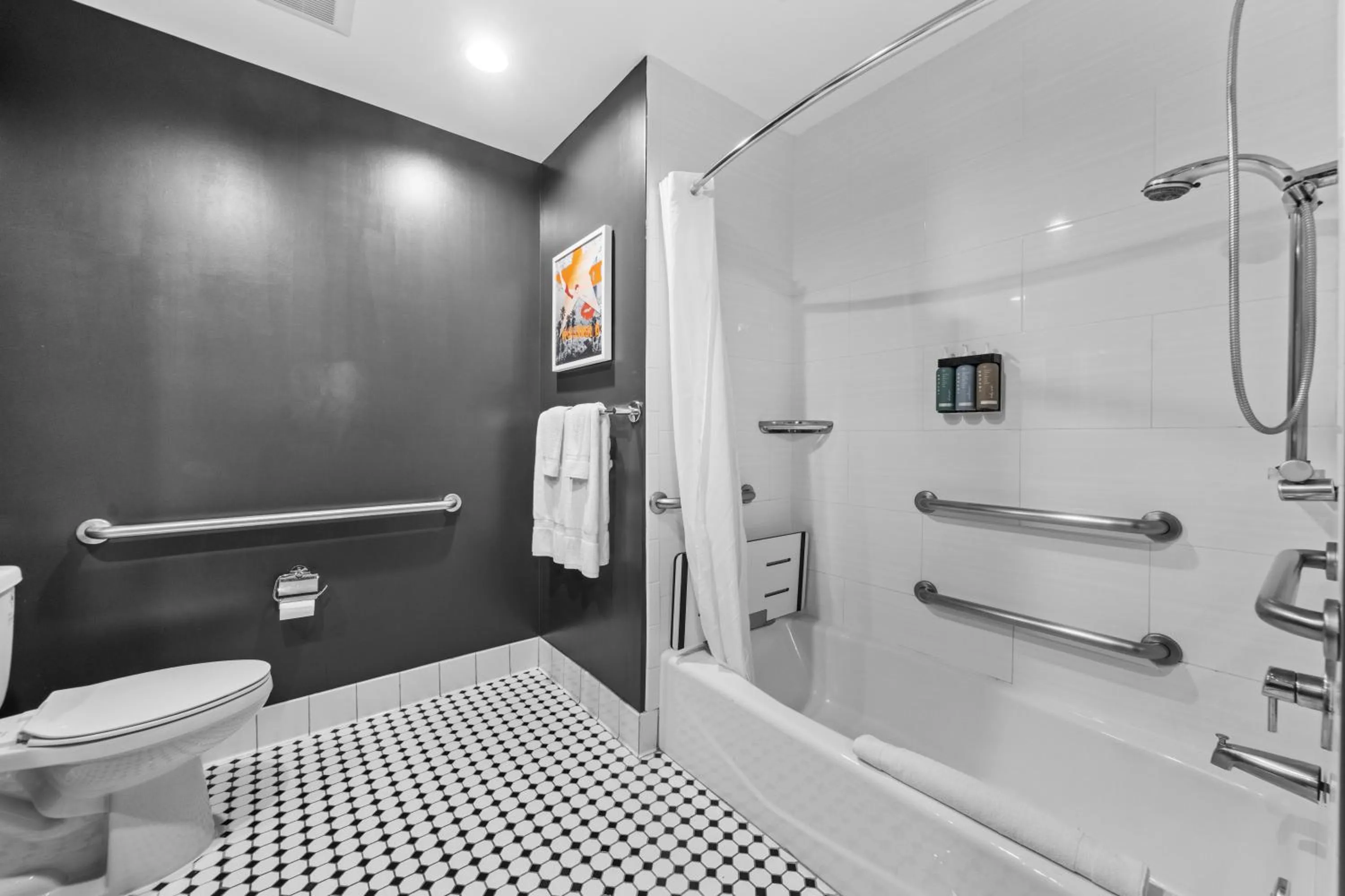 Shower in Hollywood Le Bon Hotel