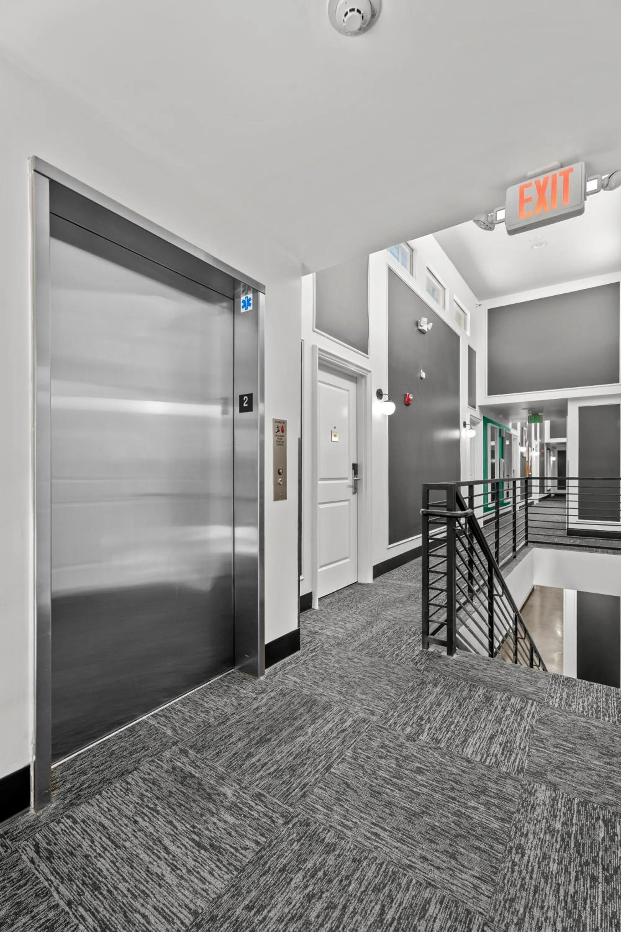 elevator in Hollywood Le Bon Hotel