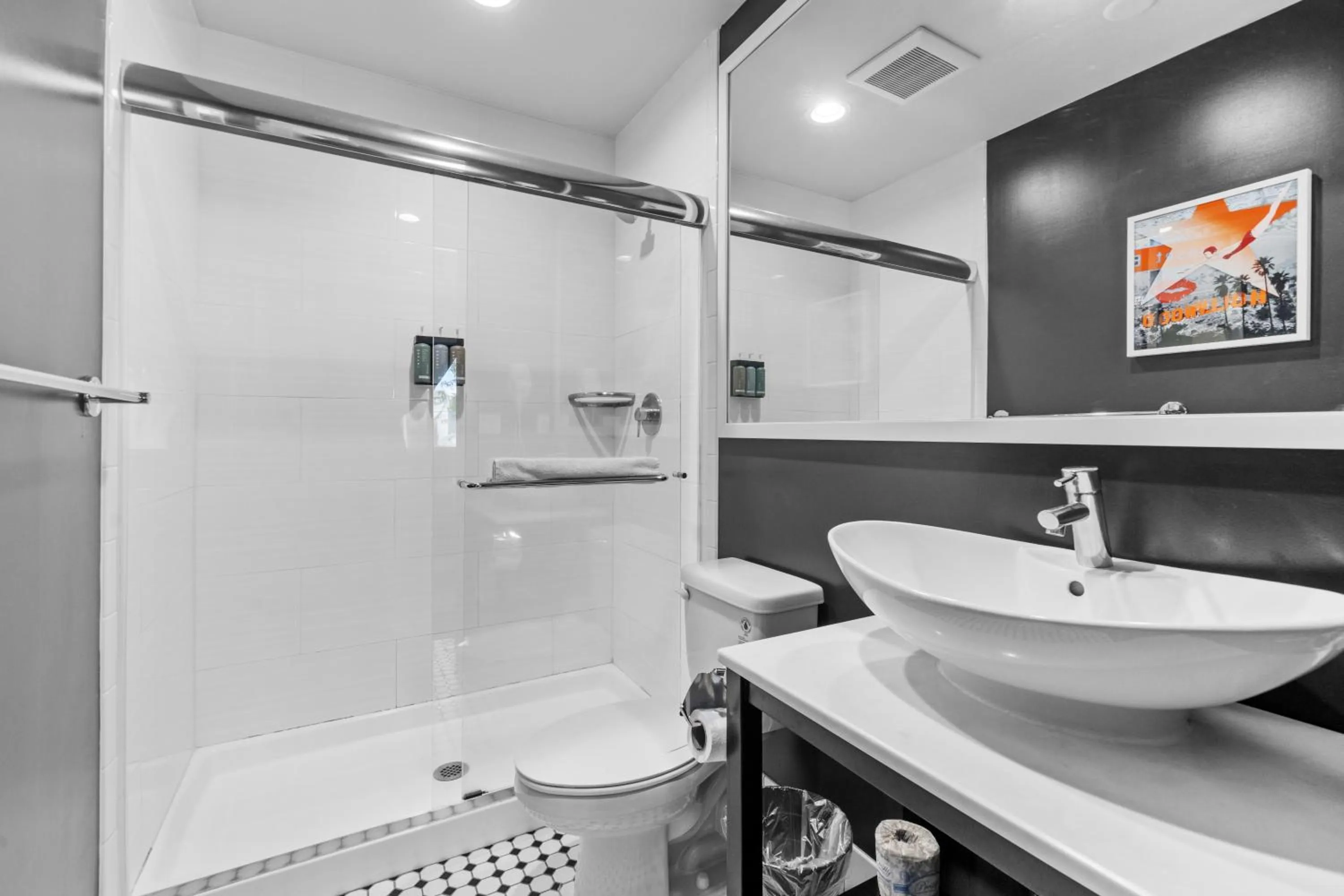 Shower in Hollywood Le Bon Hotel