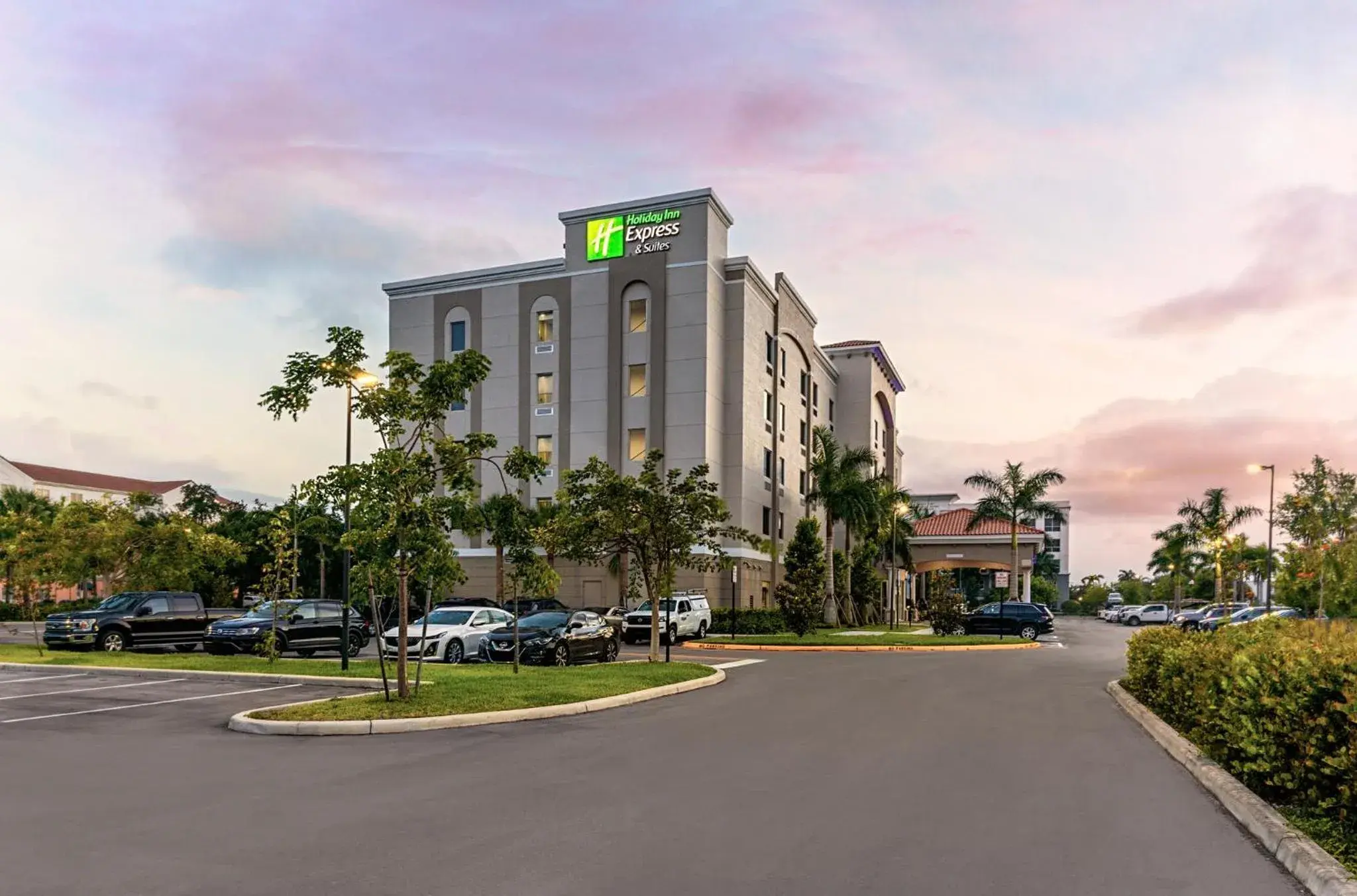 Property building in Holiday Inn Express & Suites - Miramar by IHG Property building in Holiday Inn Express & Suites - Miramar by IHG