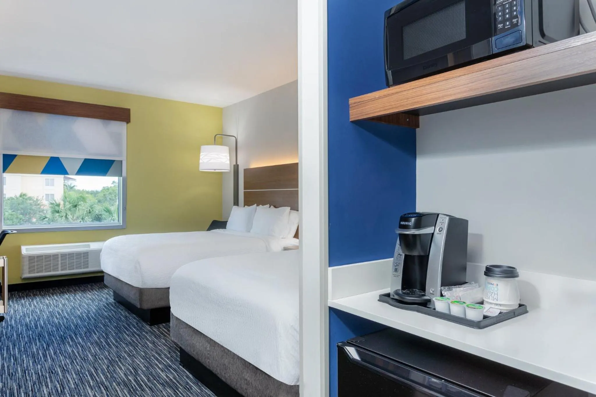 Photo of the whole room, Bed in Holiday Inn Express & Suites - Miramar by IHG