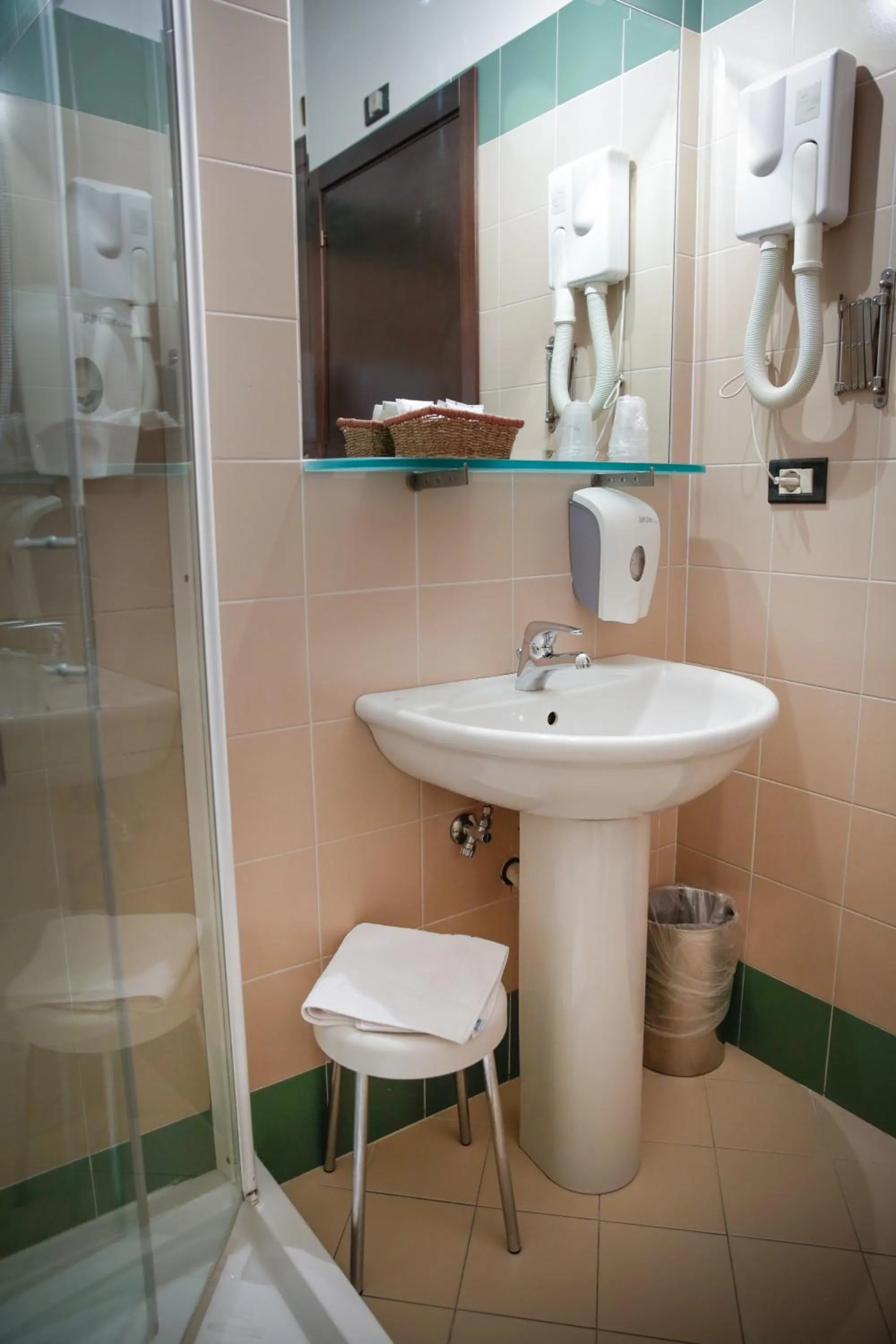 Shower in Art Hotel Milano