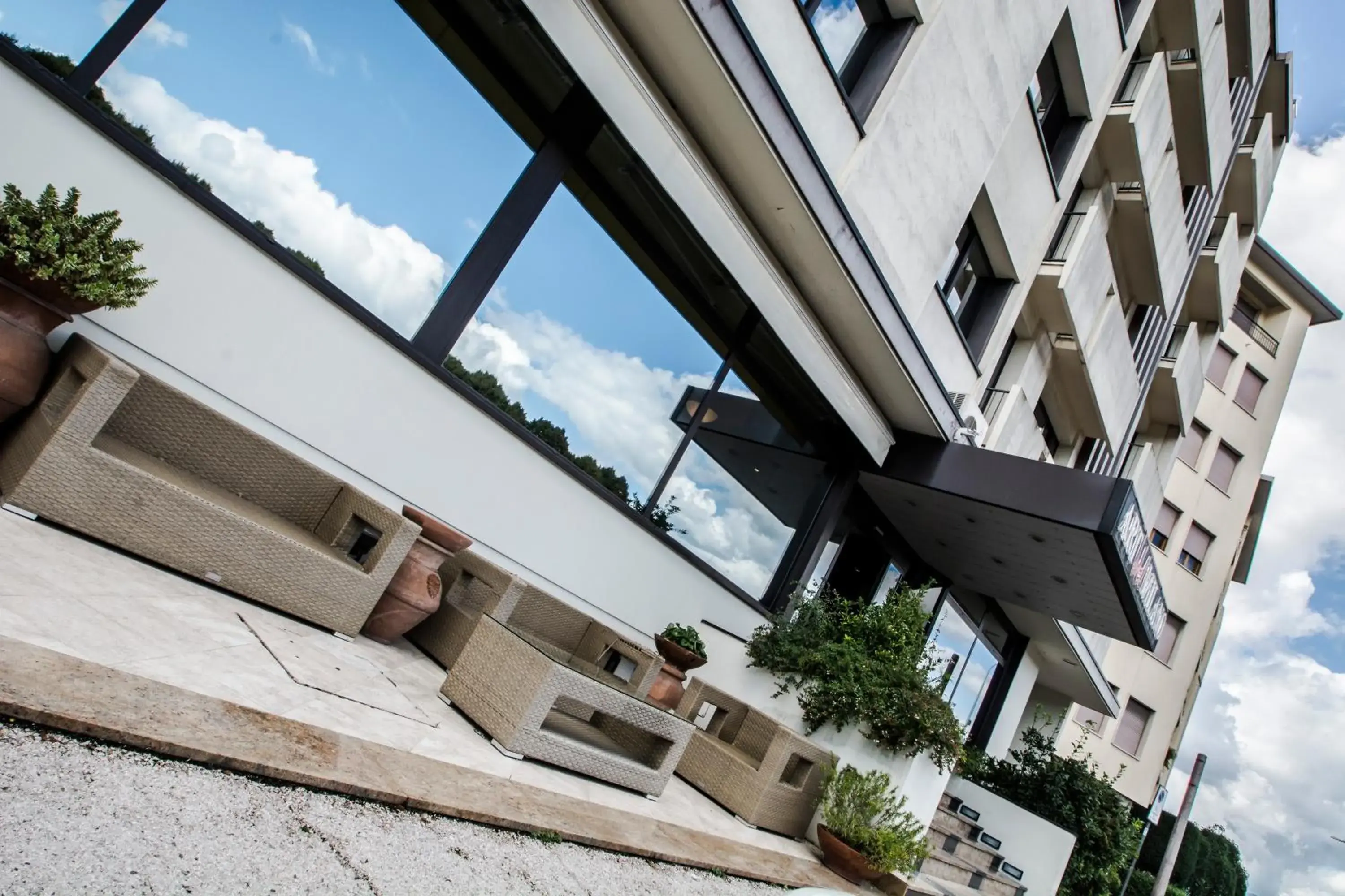 Facade/entrance in Art Hotel Milano Facade/entrance in Art Hotel Milano