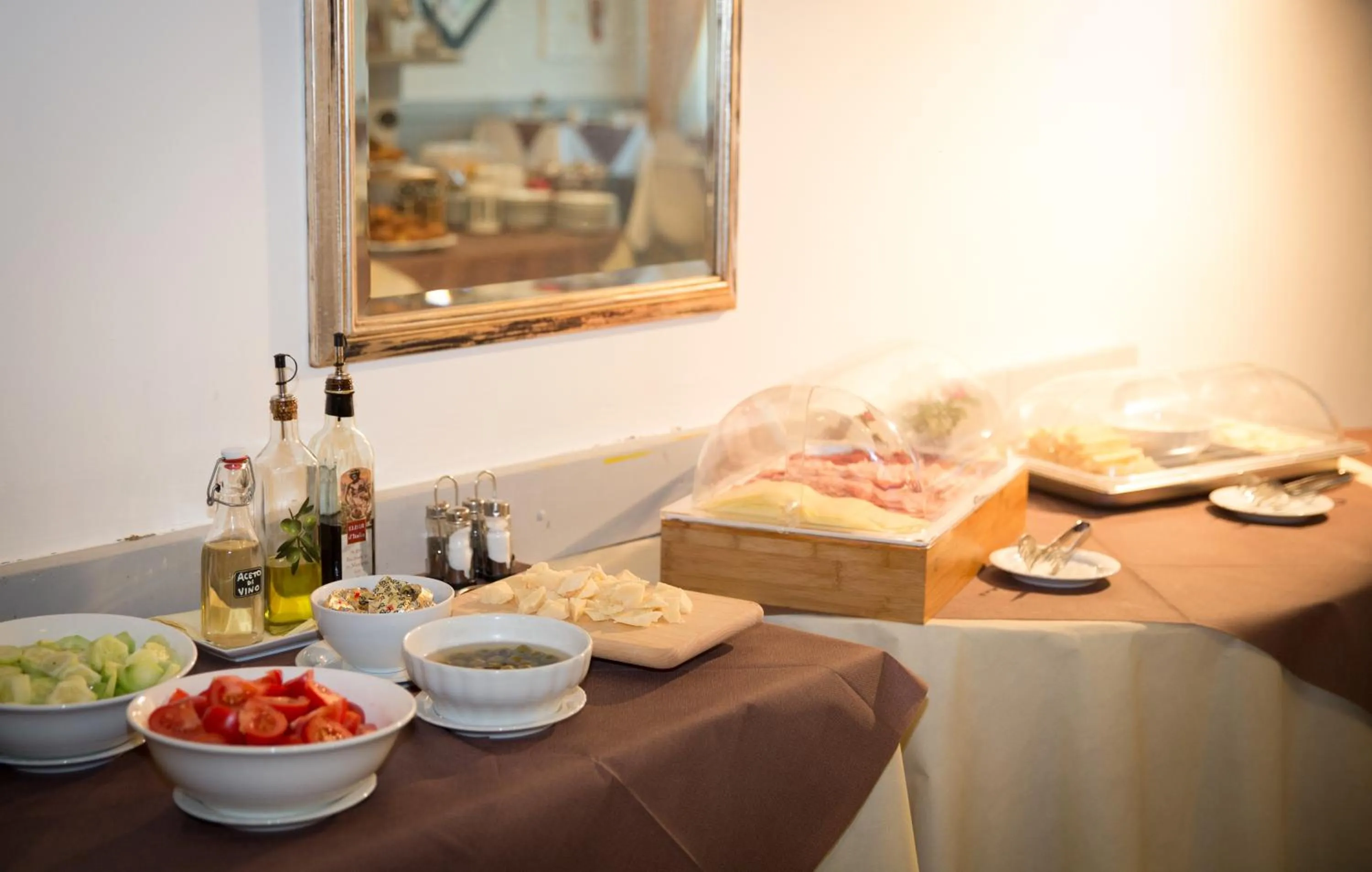 Buffet breakfast in Art Hotel Milano