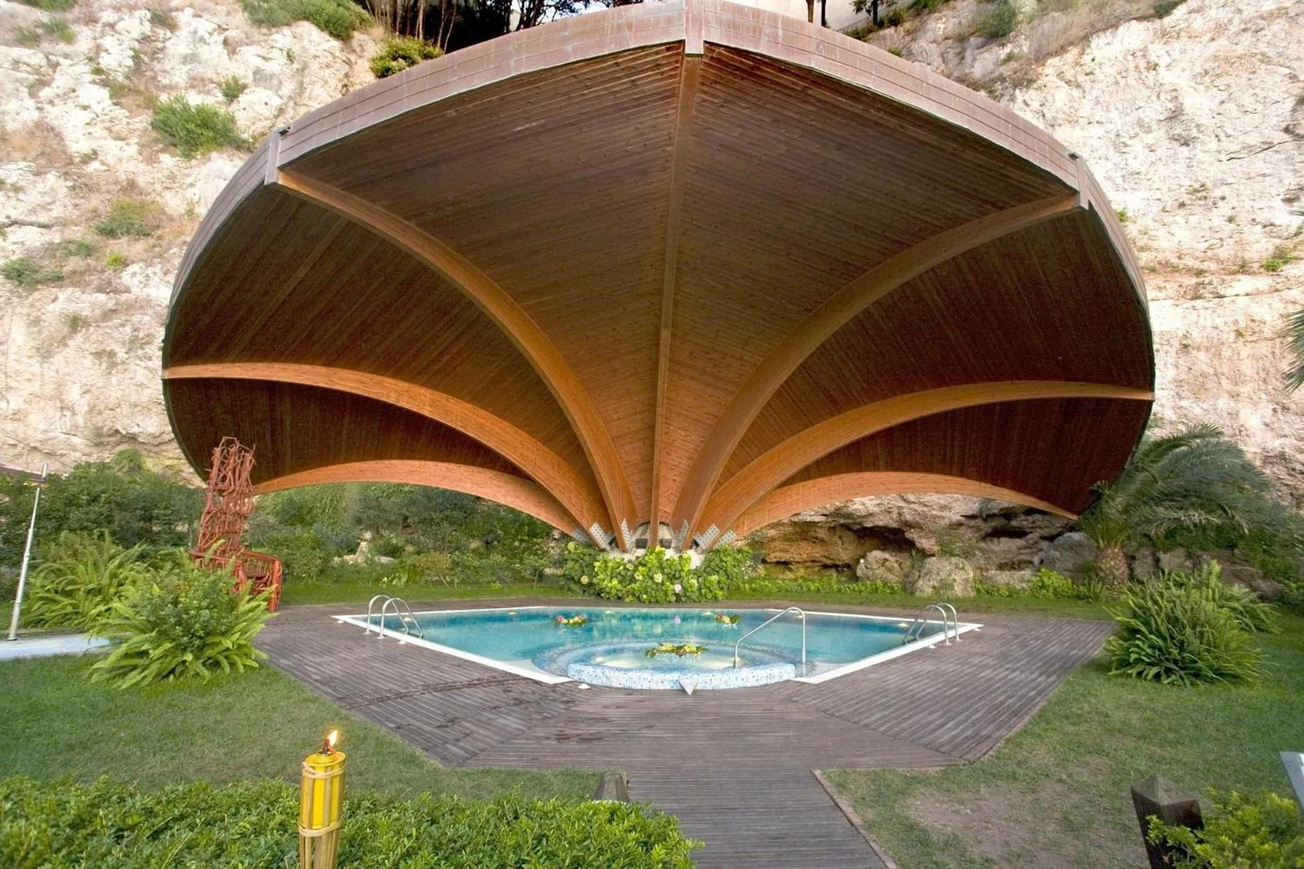 Swimming pool in Hotel Serapo