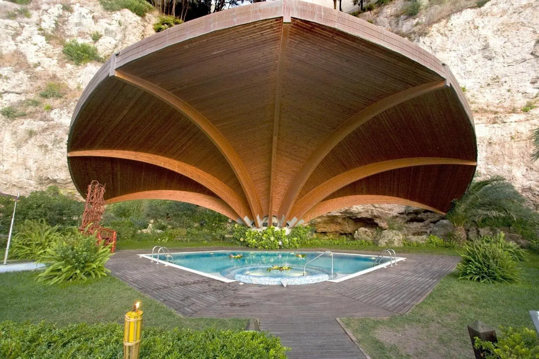 Swimming pool in Hotel Serapo Swimming pool in Hotel Serapo