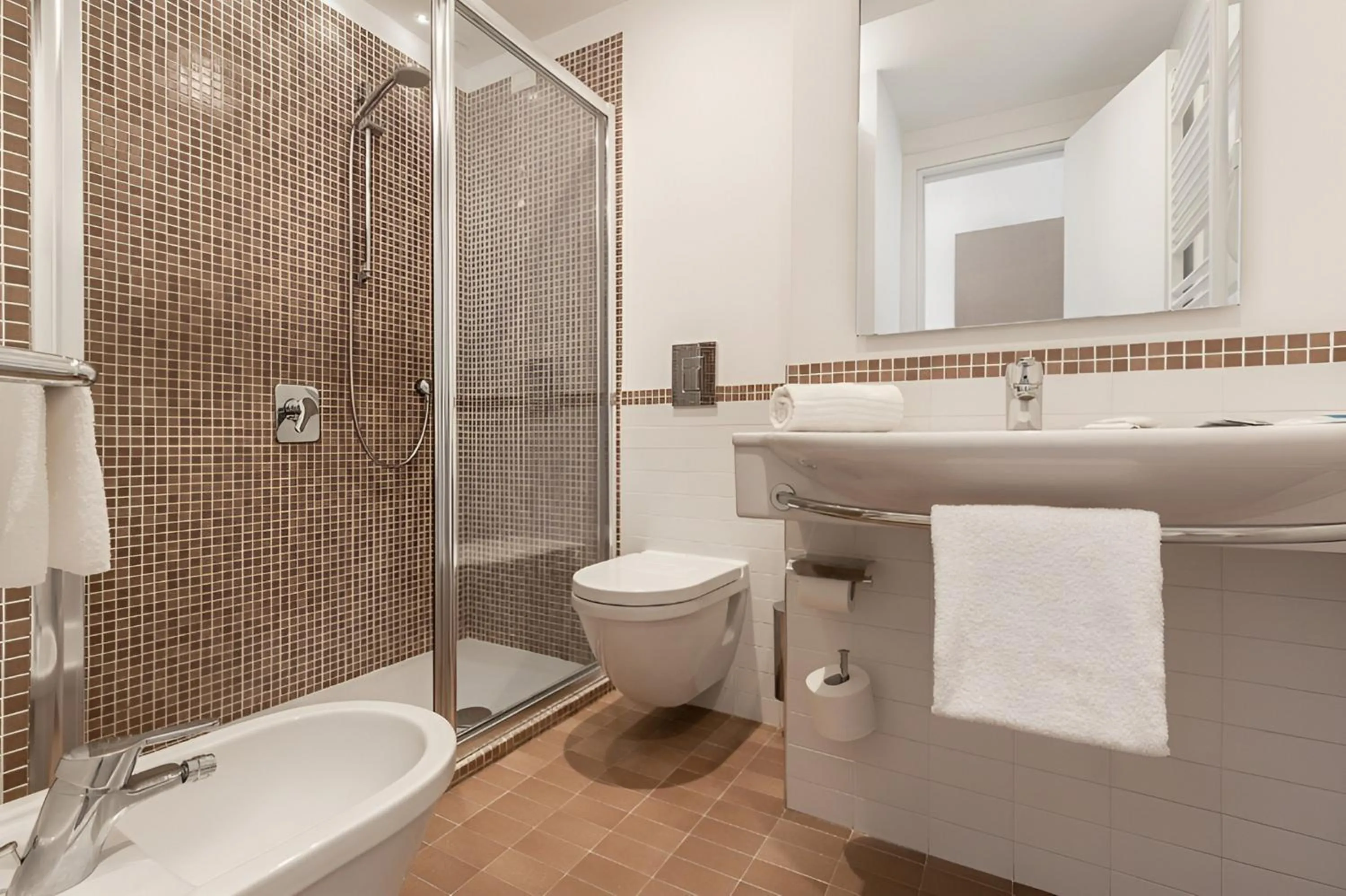 Bathroom in Hotel Serapo