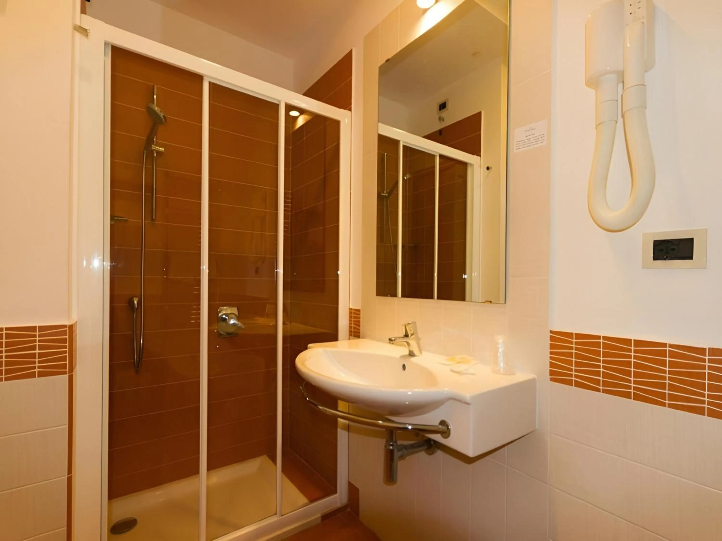 Bathroom in Hotel Serapo