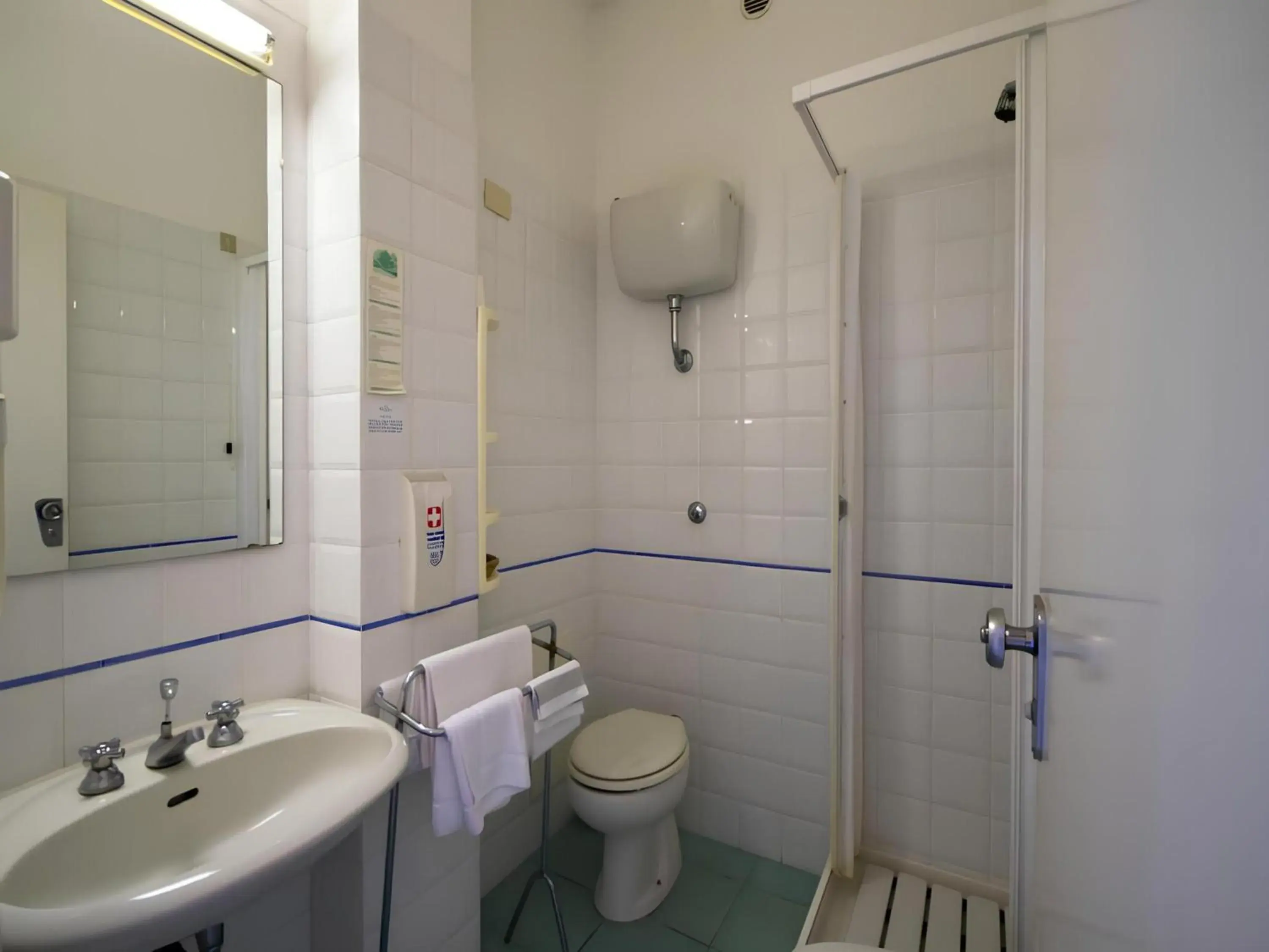 Bathroom in Hotel Serapo Bathroom in Hotel Serapo