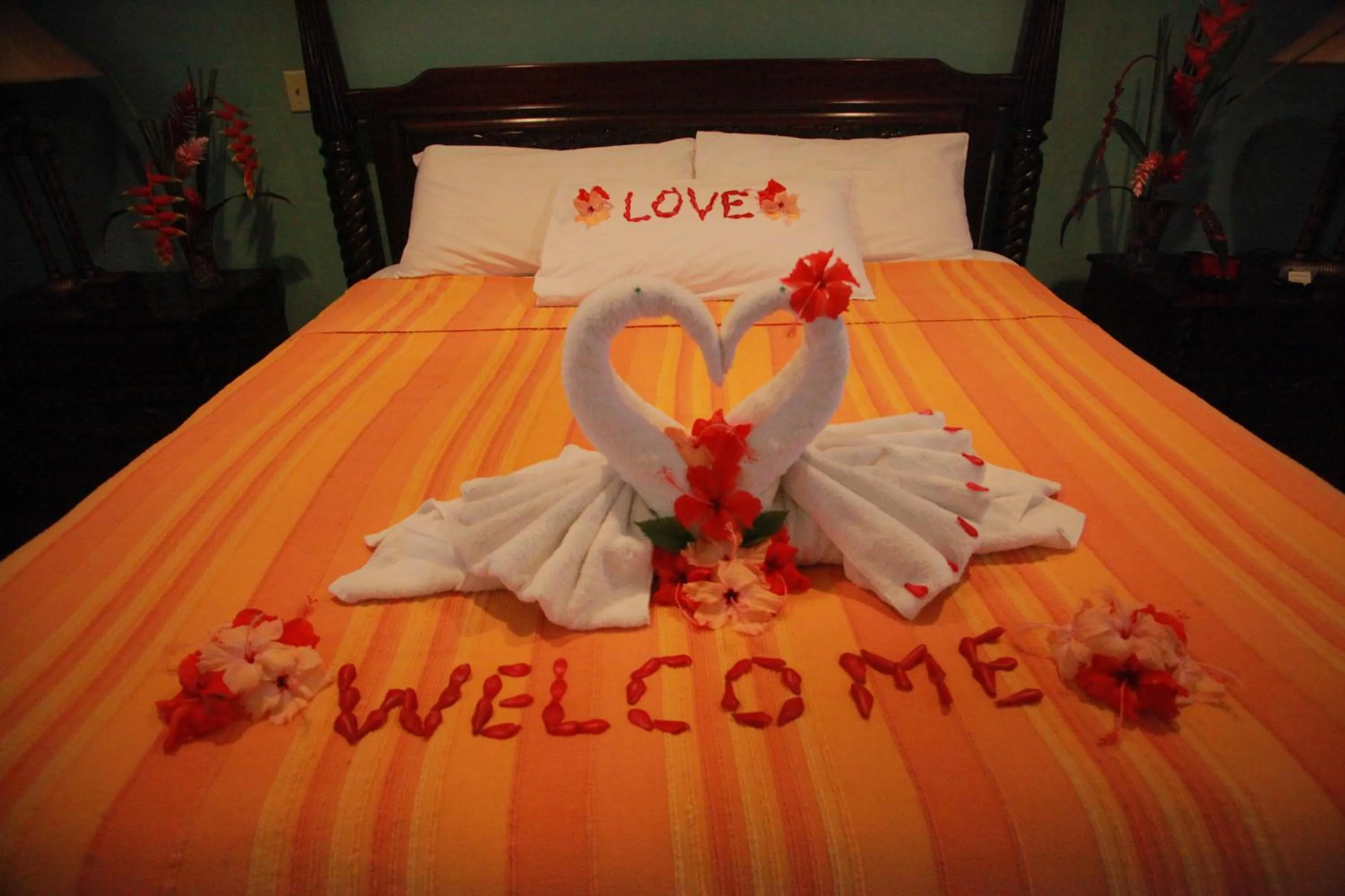 Bedroom, Bed in Mahogany Hall Luxury Boutique Resort