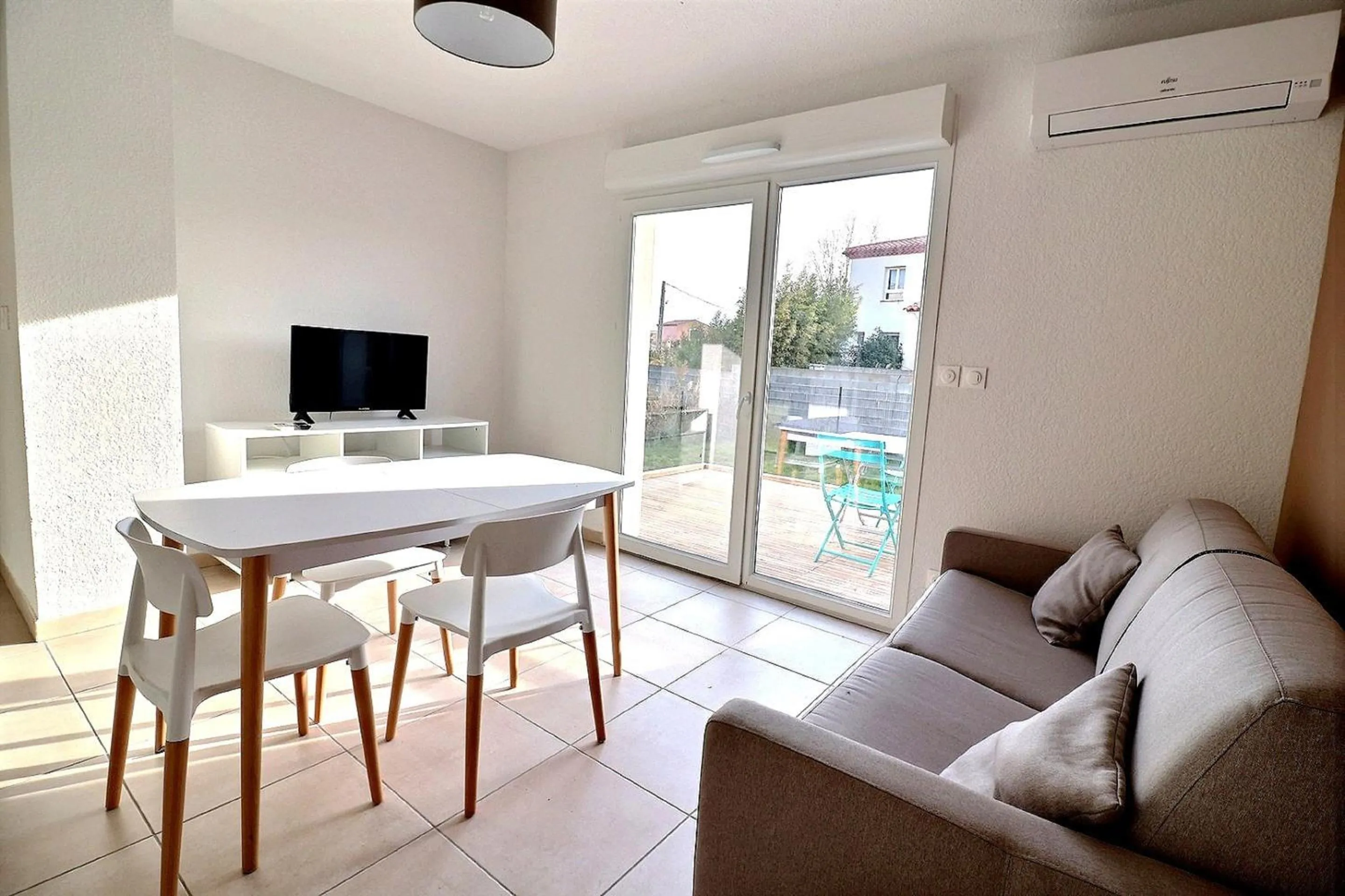 TV and multimedia in Vacancéole - Résidence La Dune