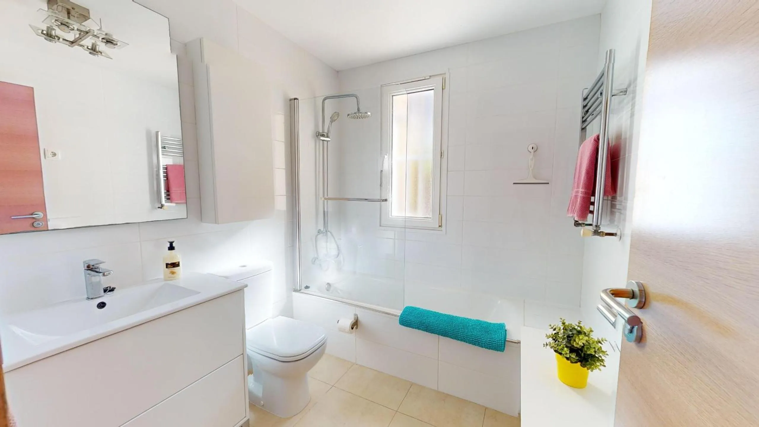 Bathroom in Villa PedroRoca-A Murcia Holiday Rentals Property