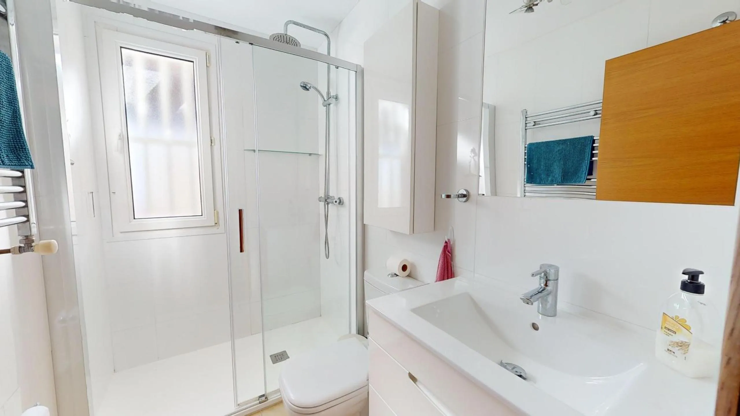 Bathroom in Villa PedroRoca-A Murcia Holiday Rentals Property