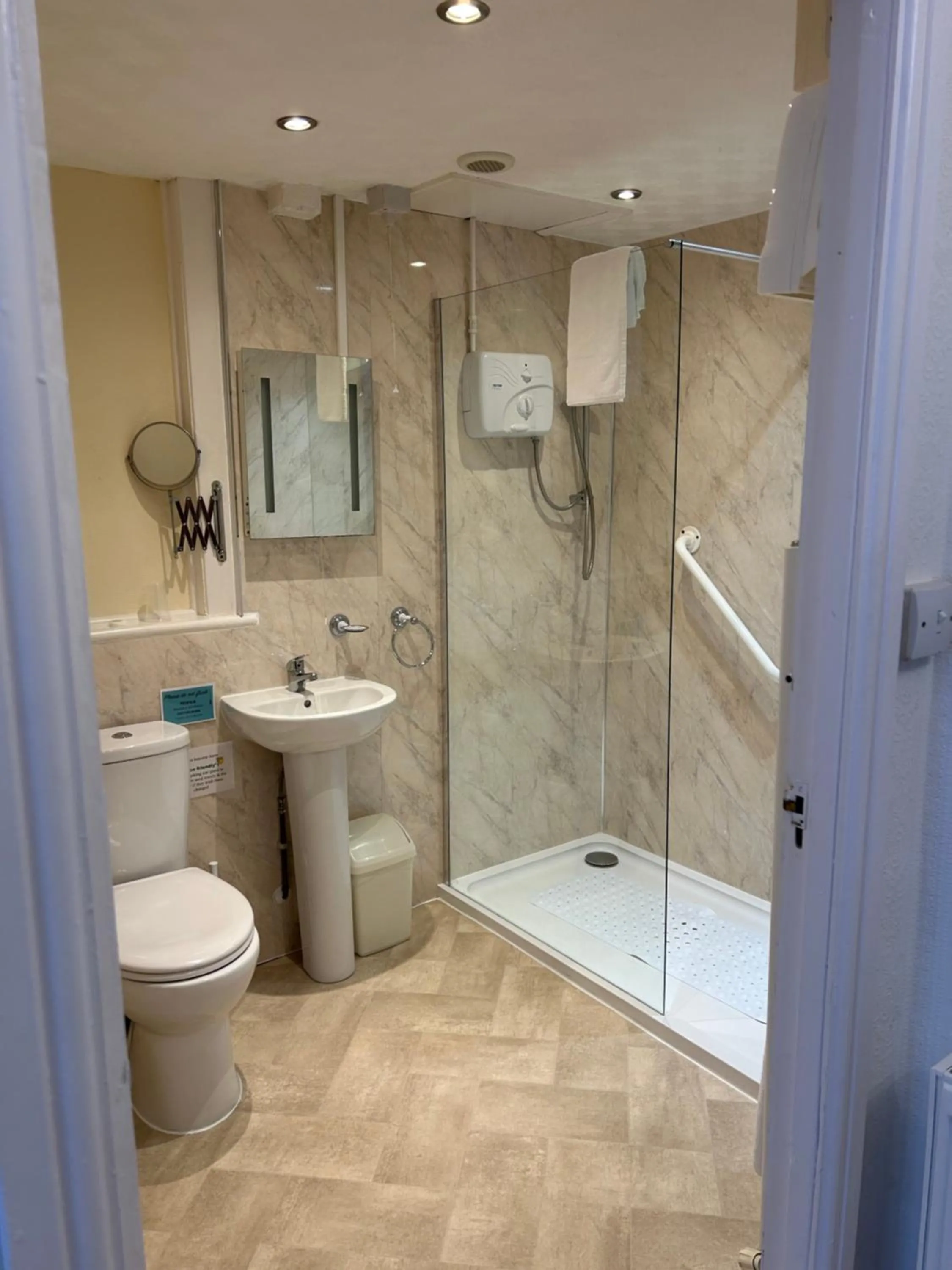 Shower in Knighton Lodge