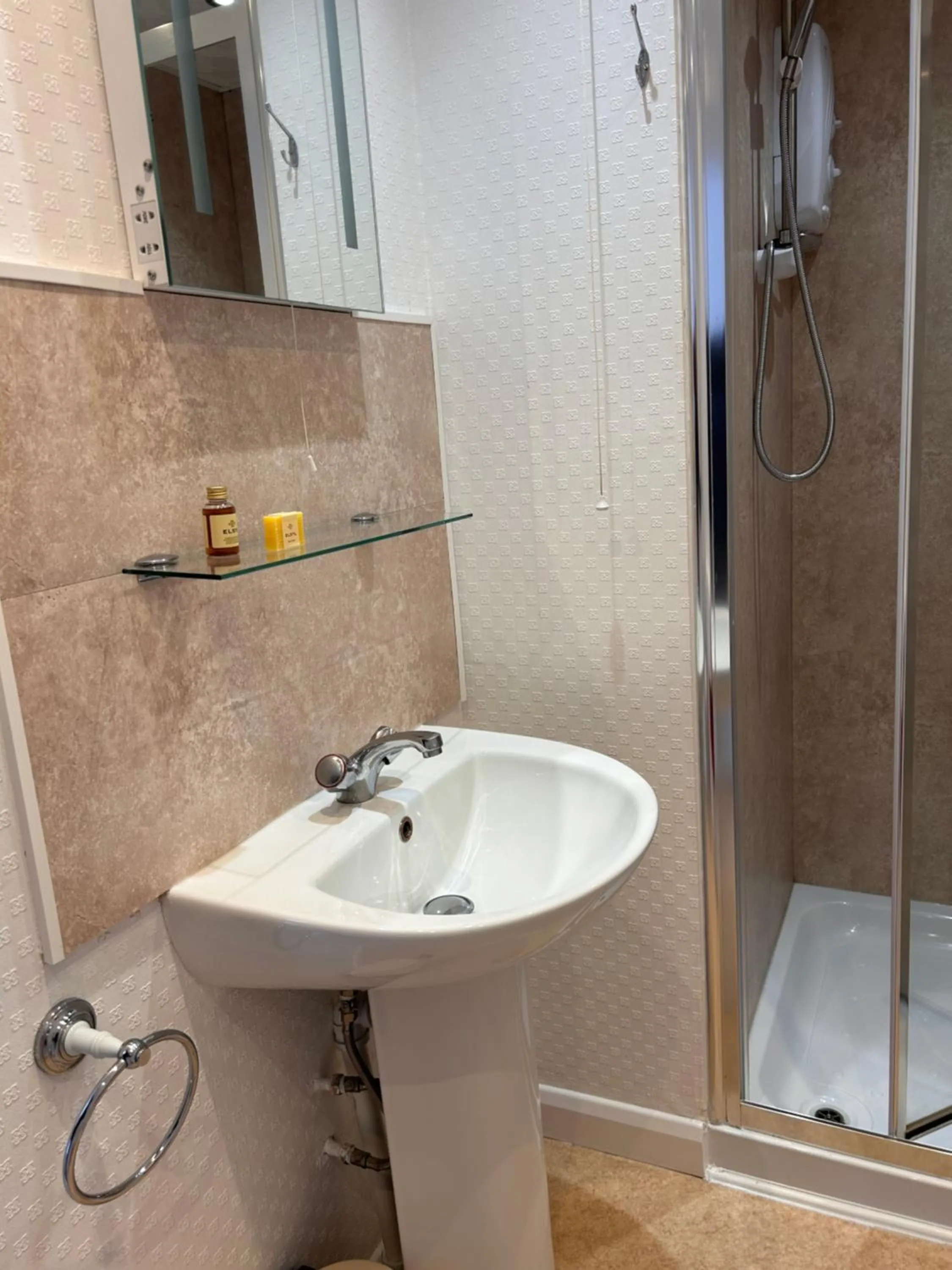 Shower in Knighton Lodge