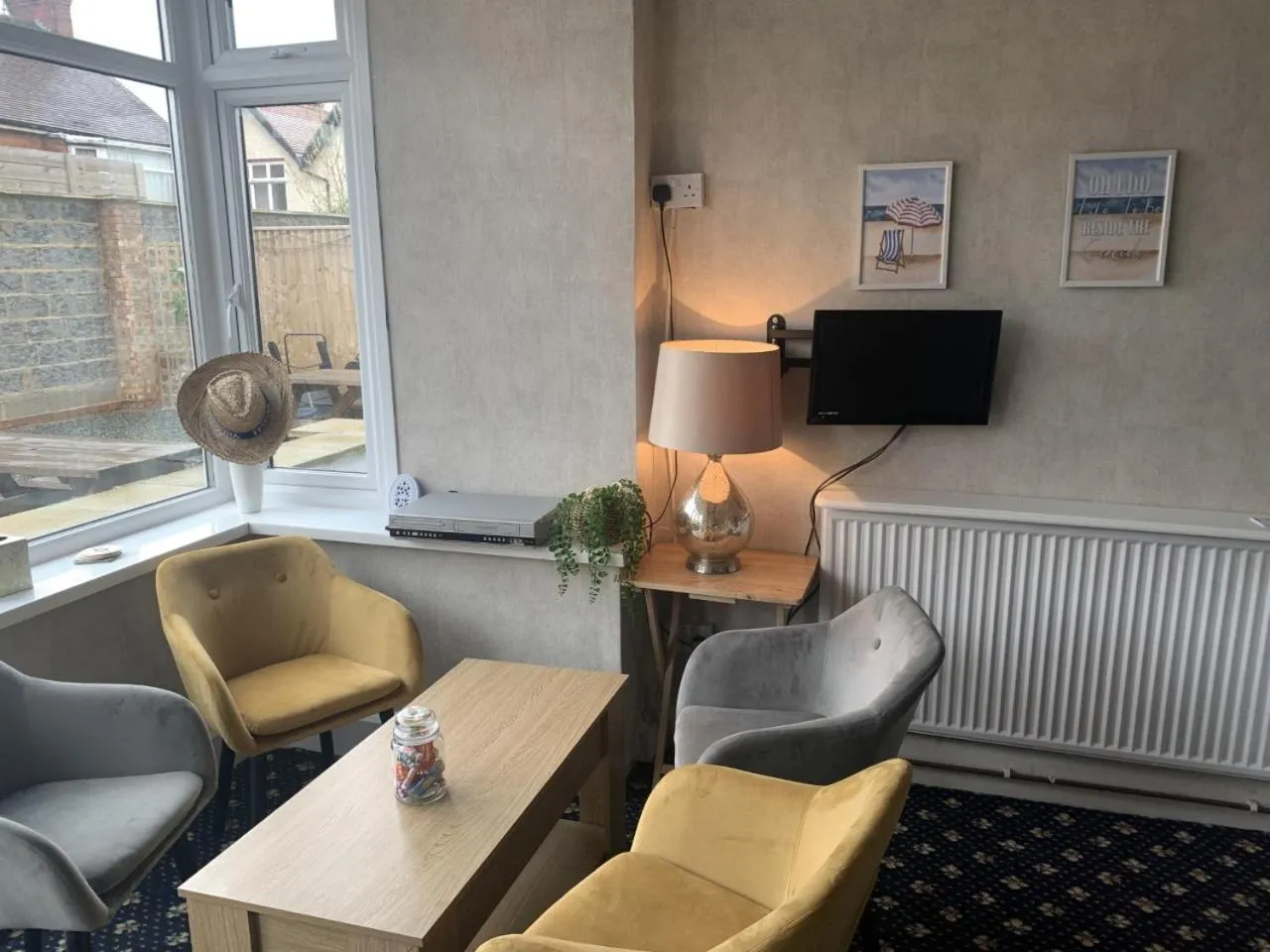 TV and multimedia in Knighton Lodge