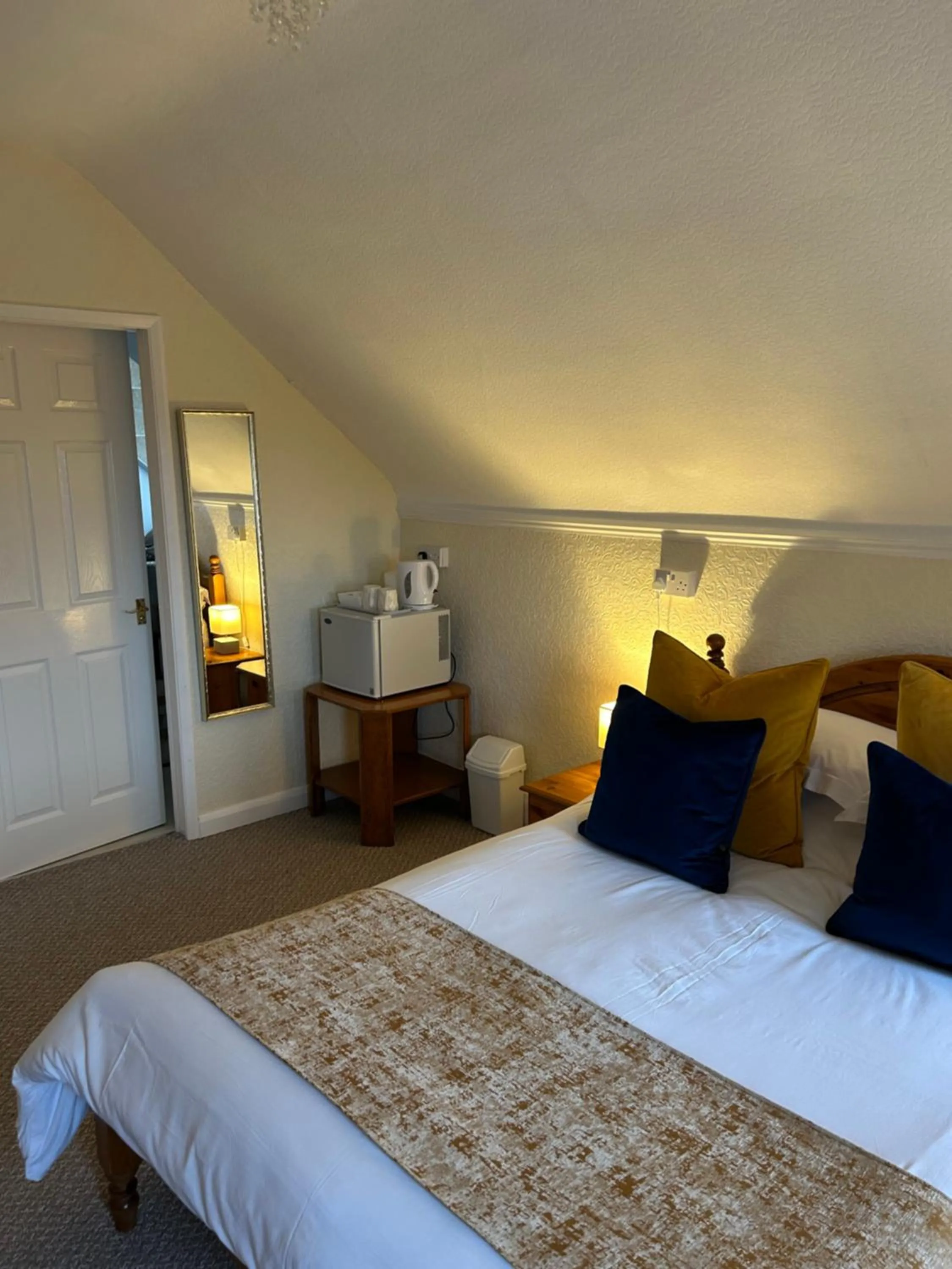 Bed in Knighton Lodge