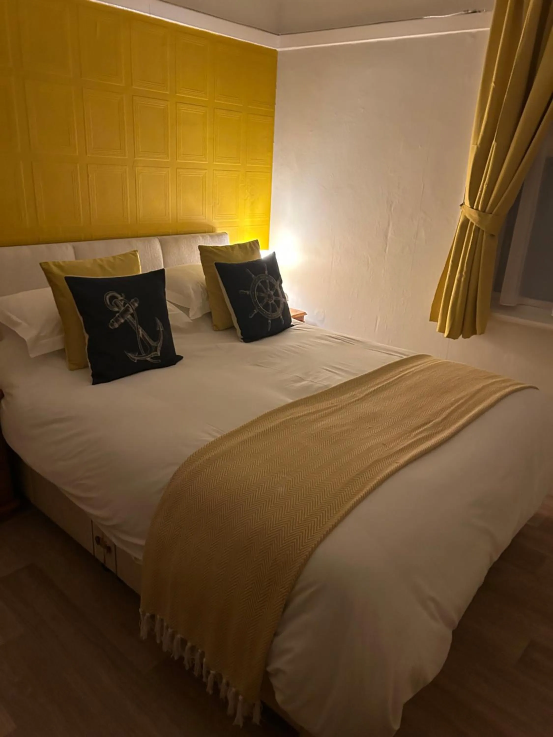 Bed in Knighton Lodge