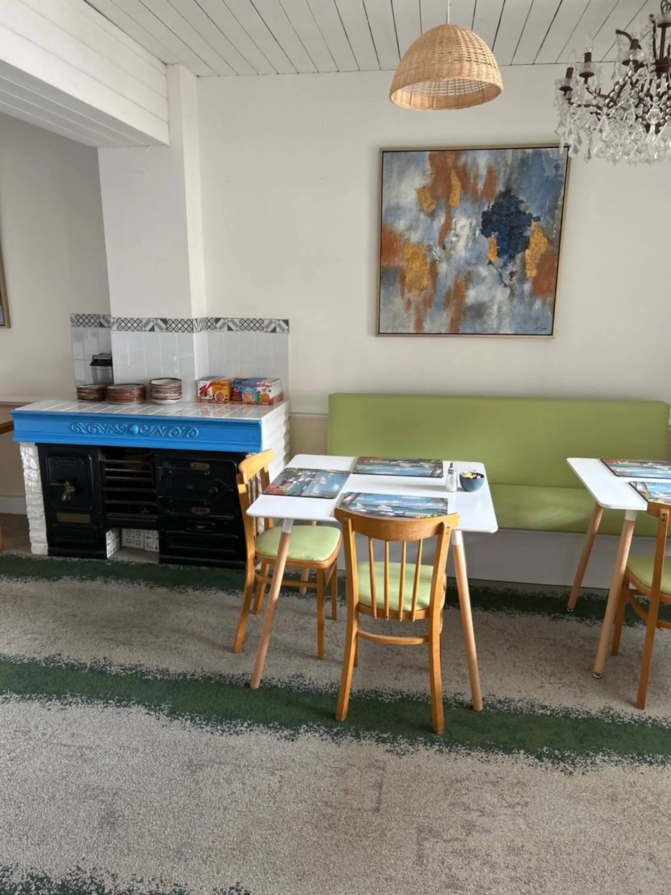Dining area in Knighton Lodge