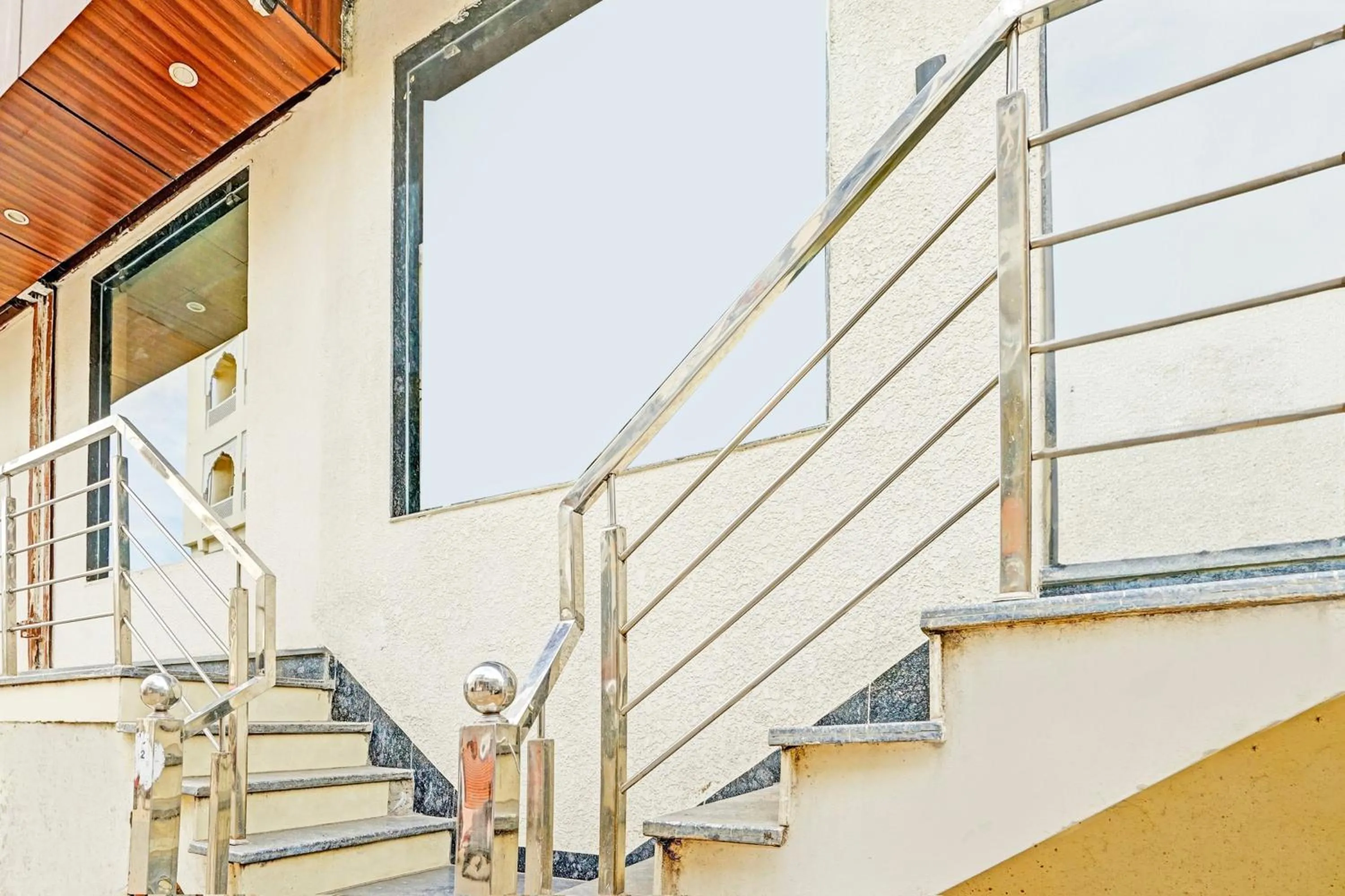 Facade/entrance in Super Townhouse Collectorate Circle Formerly LD Prime