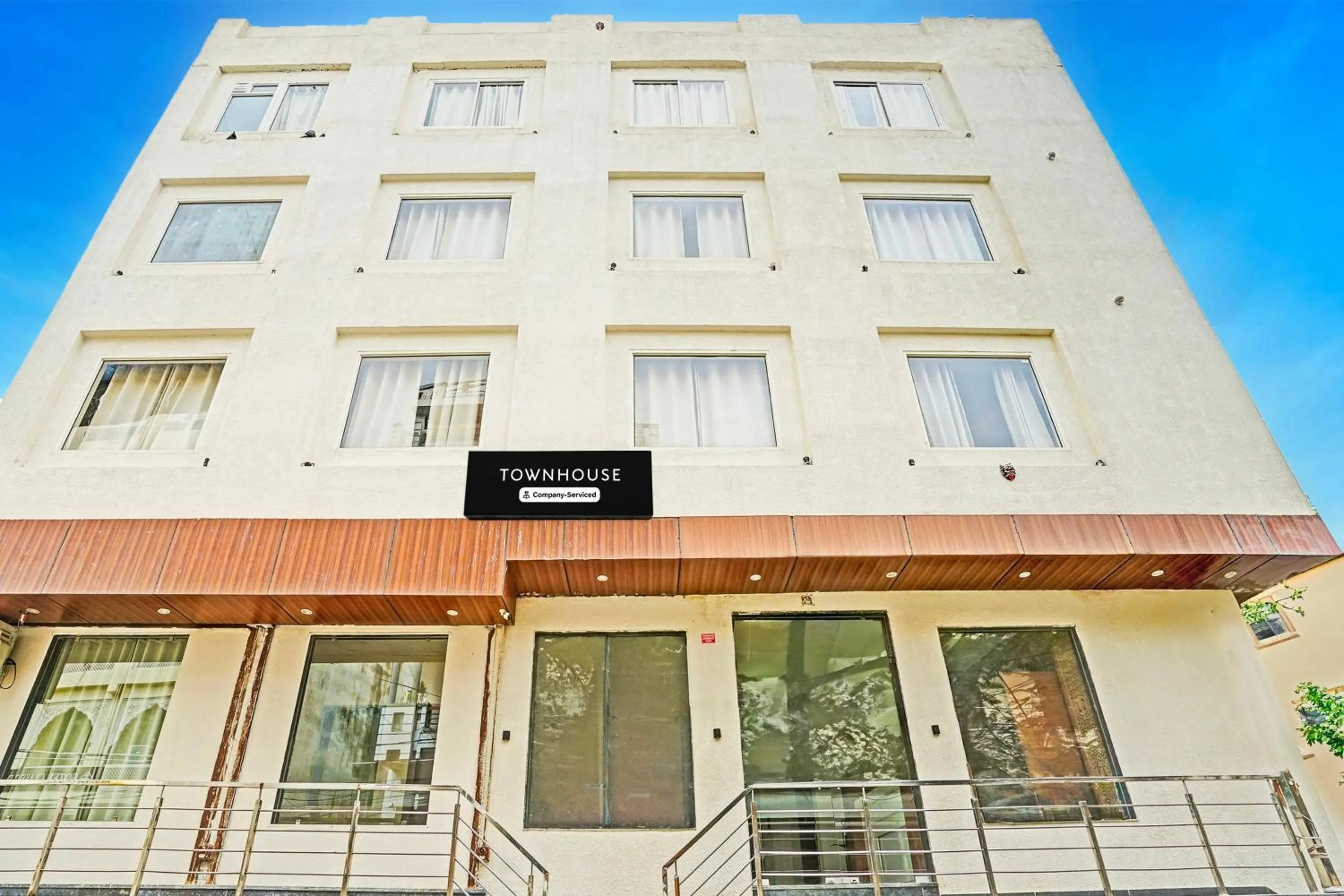 Facade/entrance in Super Townhouse Collectorate Circle Formerly LD Prime