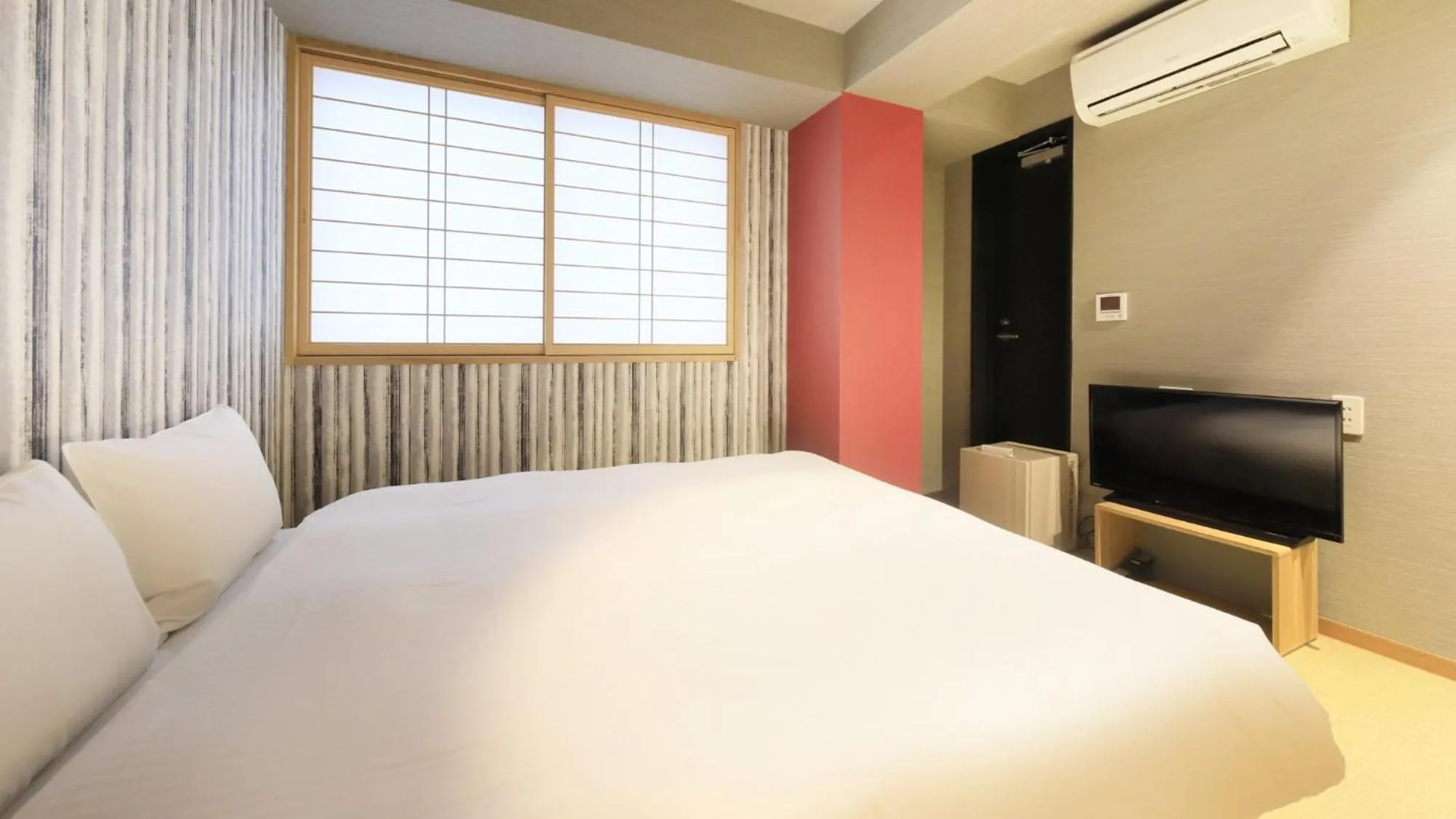 Photo of the whole room, Bed in Tamayura Hotel Asakusa