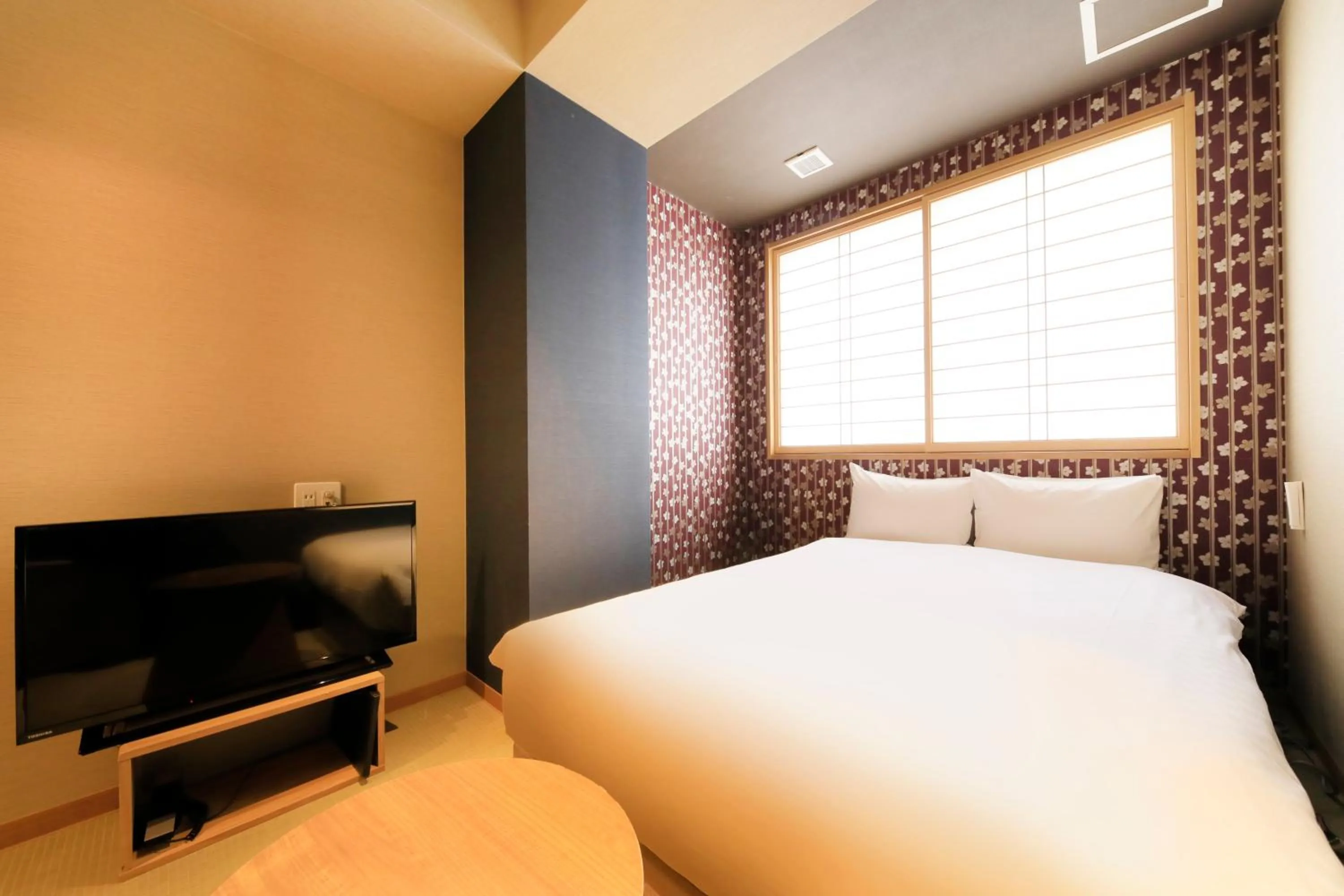 Photo of the whole room, Bed in Tamayura Hotel Asakusa