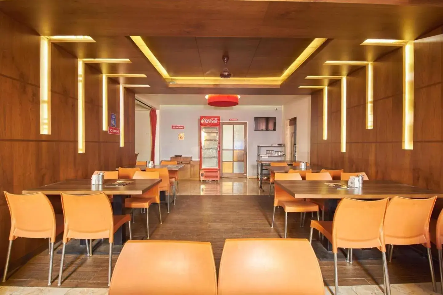 Restaurant/places to eat in Hotel Opal Restaurant/places to eat in Hotel Opal