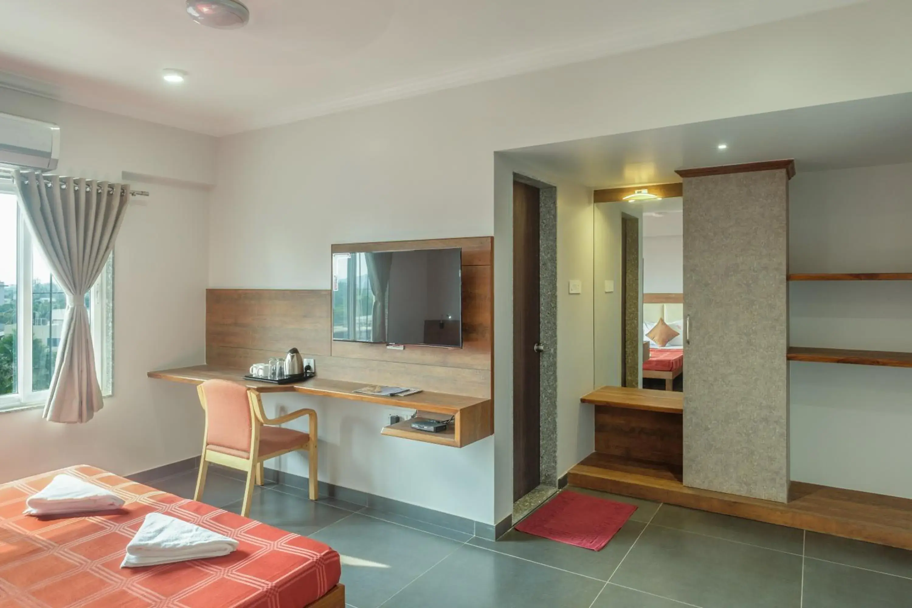 Photo of the whole room, Bed in Hotel Opal Photo of the whole room, Bed in Hotel Opal