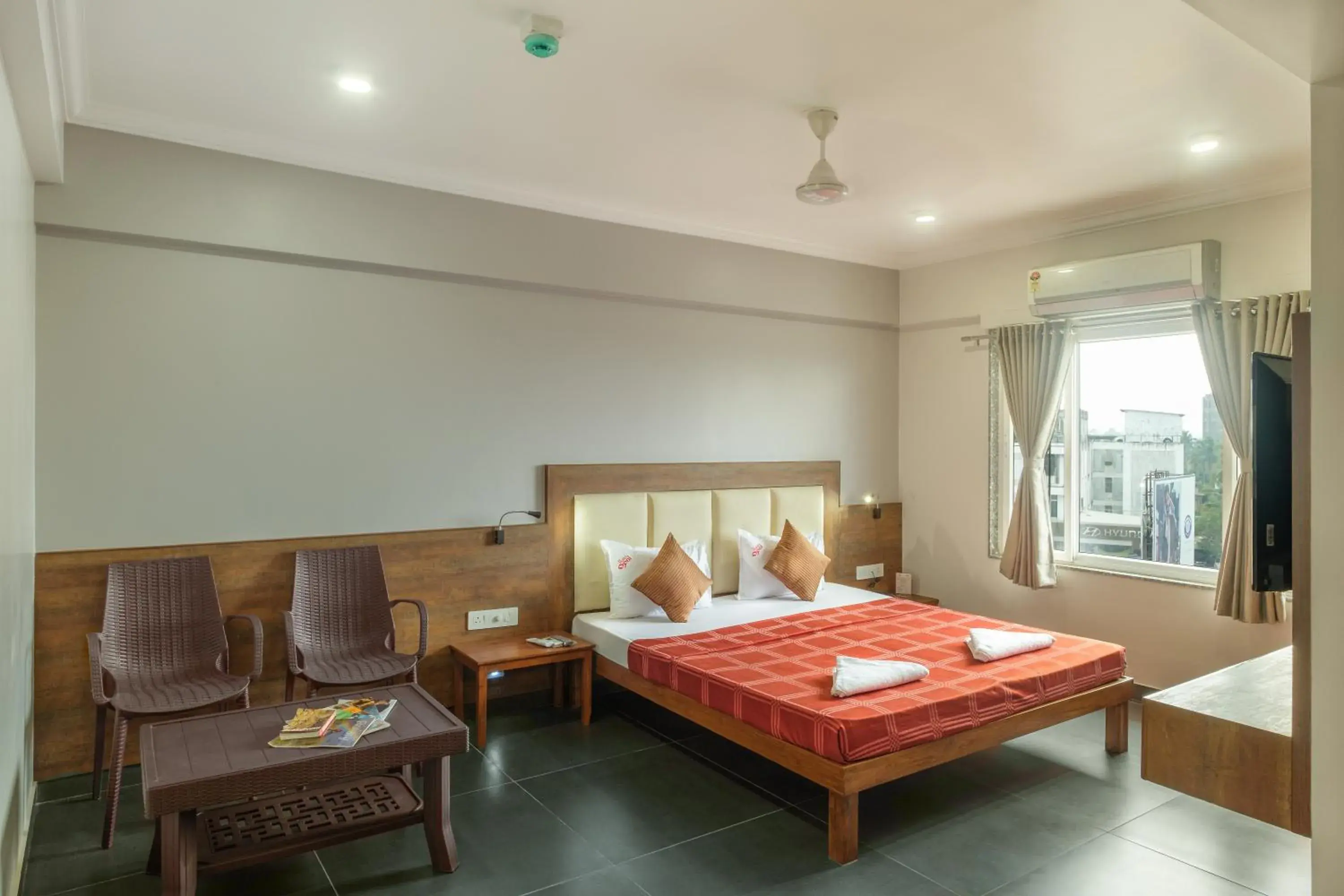 Photo of the whole room, Bed in Hotel Opal Photo of the whole room, Bed in Hotel Opal