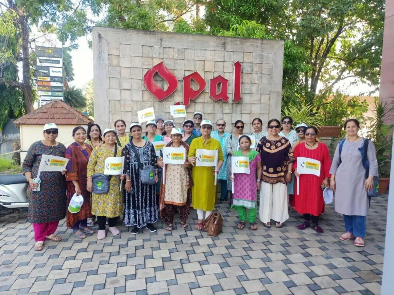 Facade/entrance in Hotel Opal