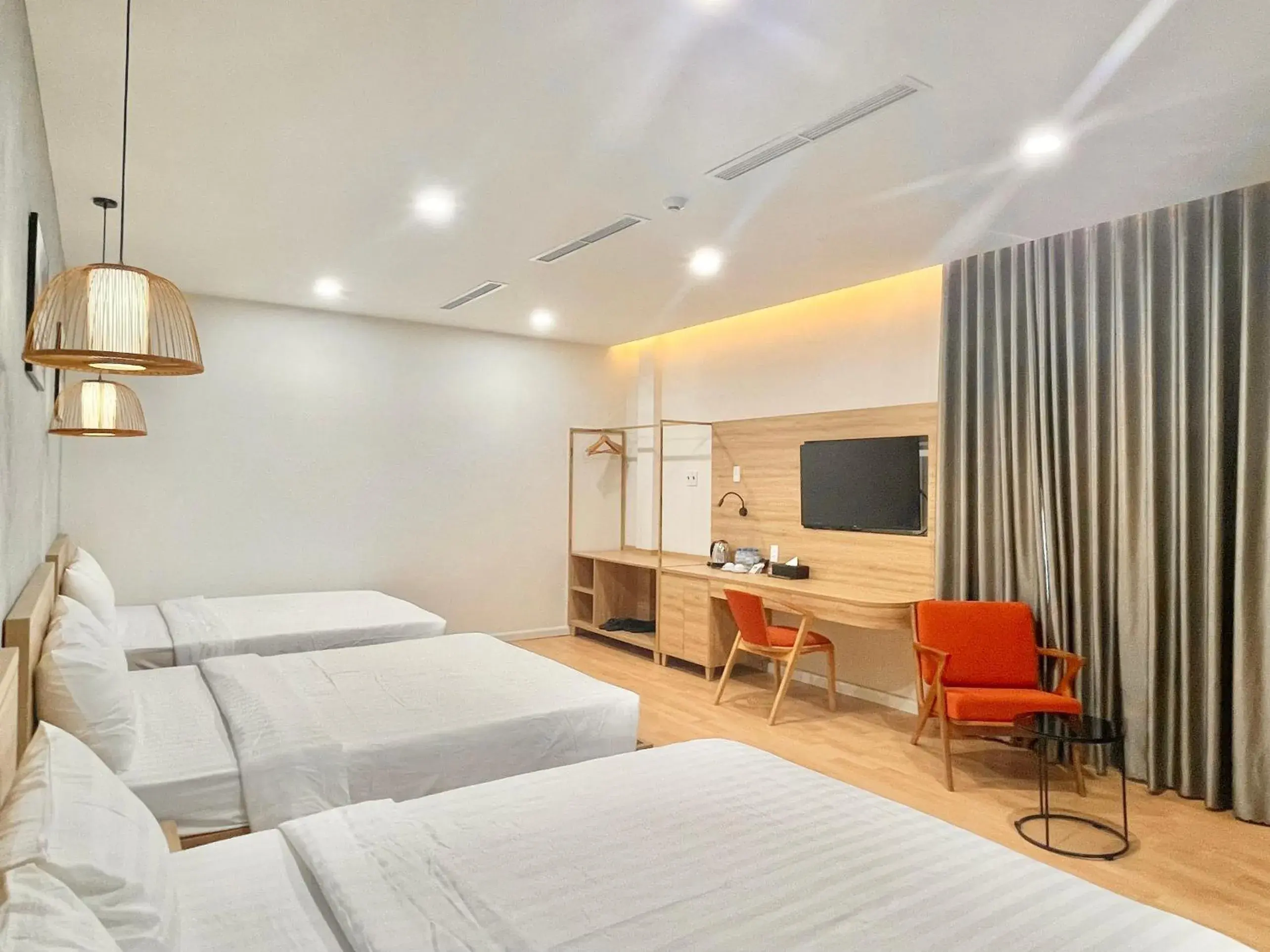 TV and multimedia, Bed in Maya Hotel 3 TV and multimedia, Bed in Maya Hotel 3