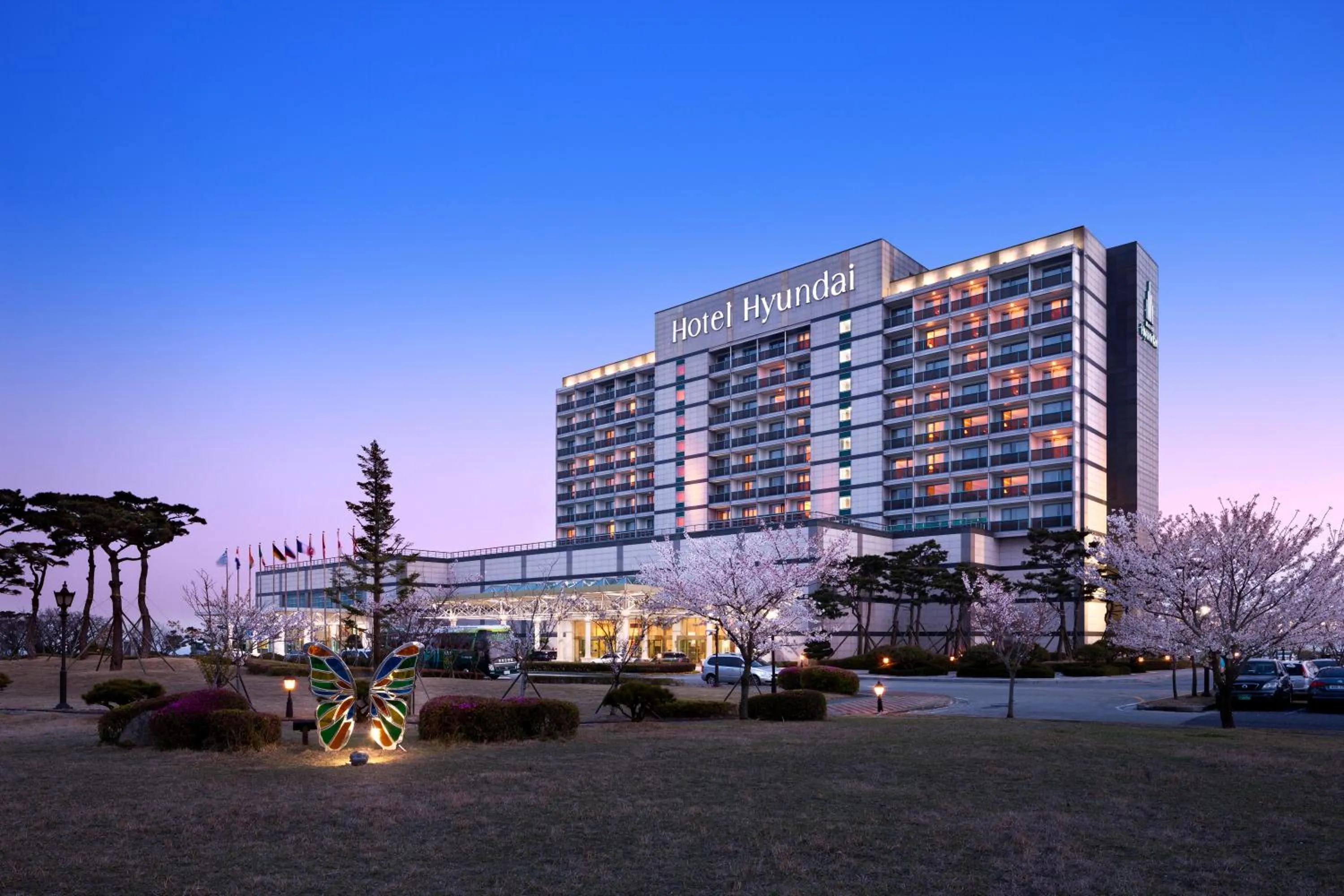 Property building in Hotel Hyundai by Lahan Mokpo