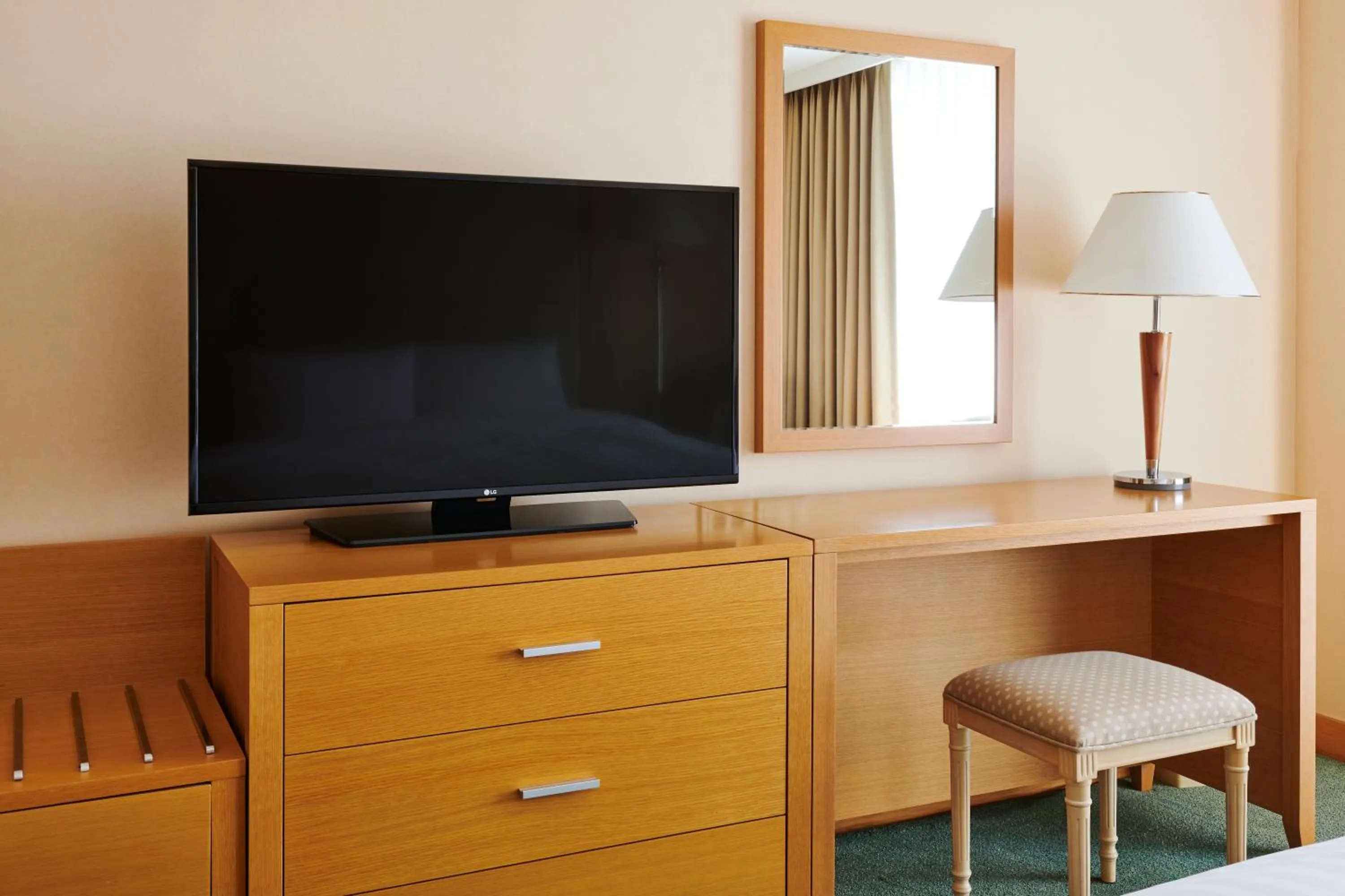 hair dresser in Hotel Hyundai by Lahan Mokpo