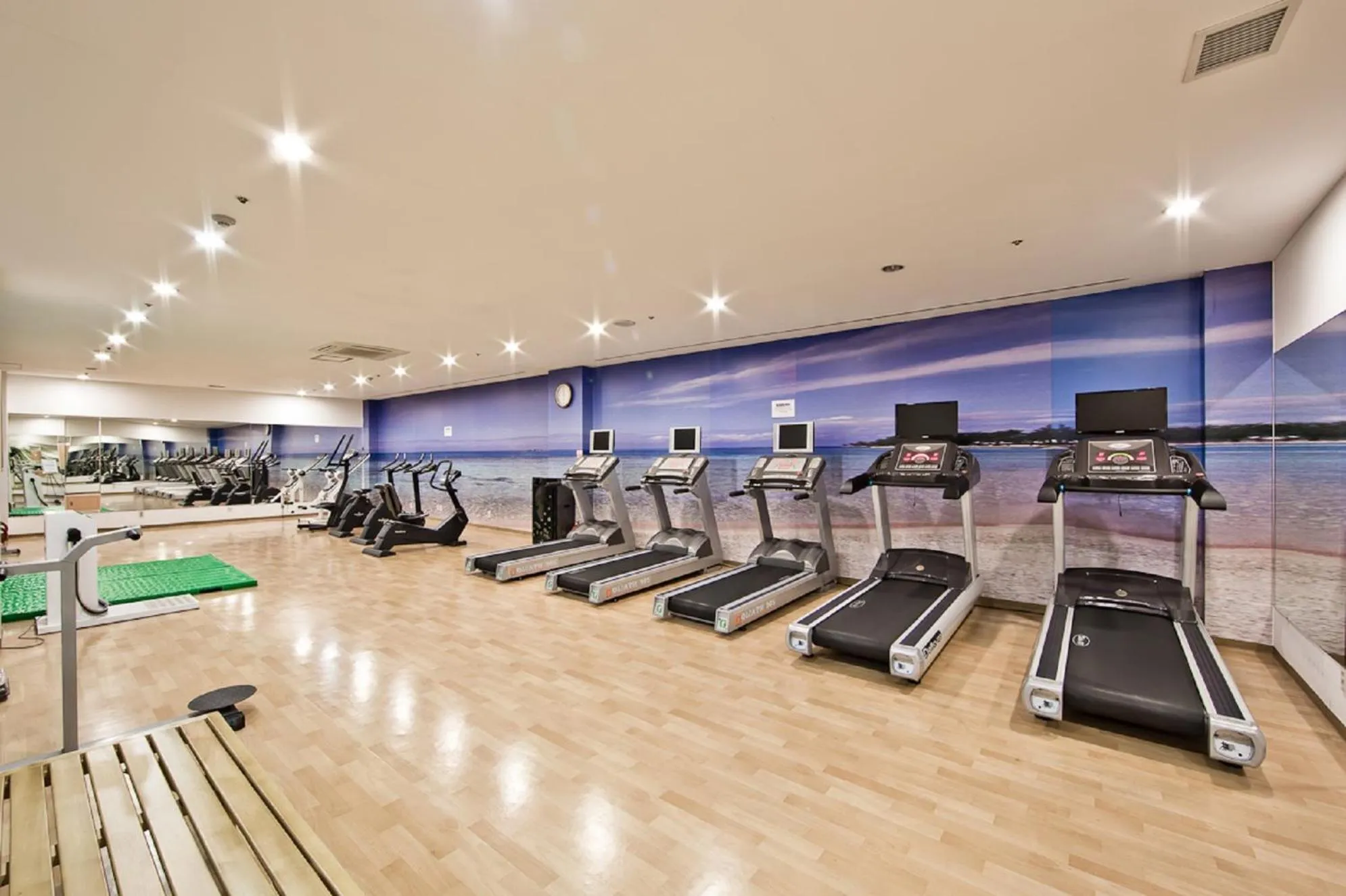 Fitness centre/facilities in Hotel Hyundai by Lahan Mokpo