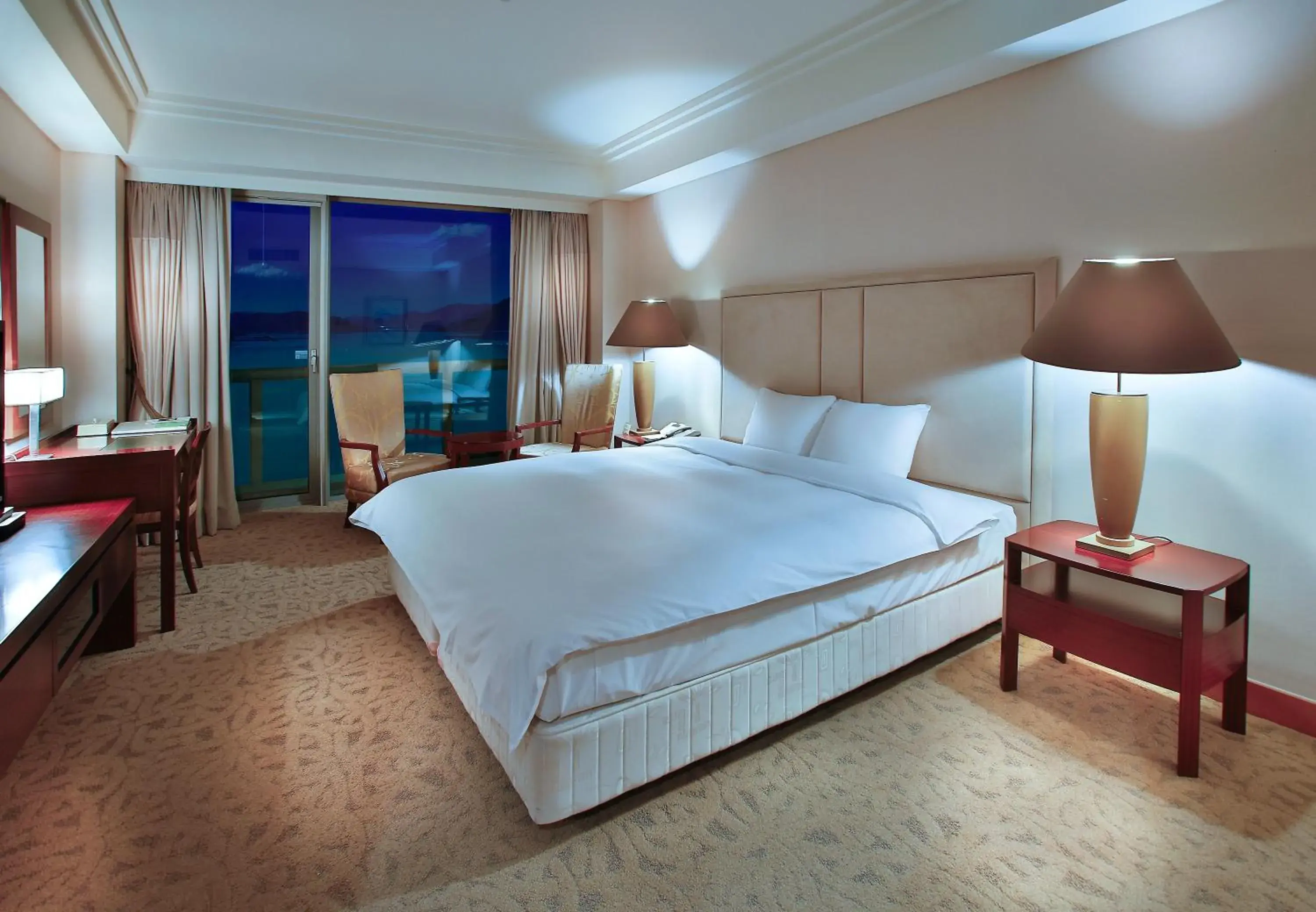 Bedroom, Bed in Hotel Hyundai by Lahan Mokpo Bedroom, Bed in Hotel Hyundai by Lahan Mokpo