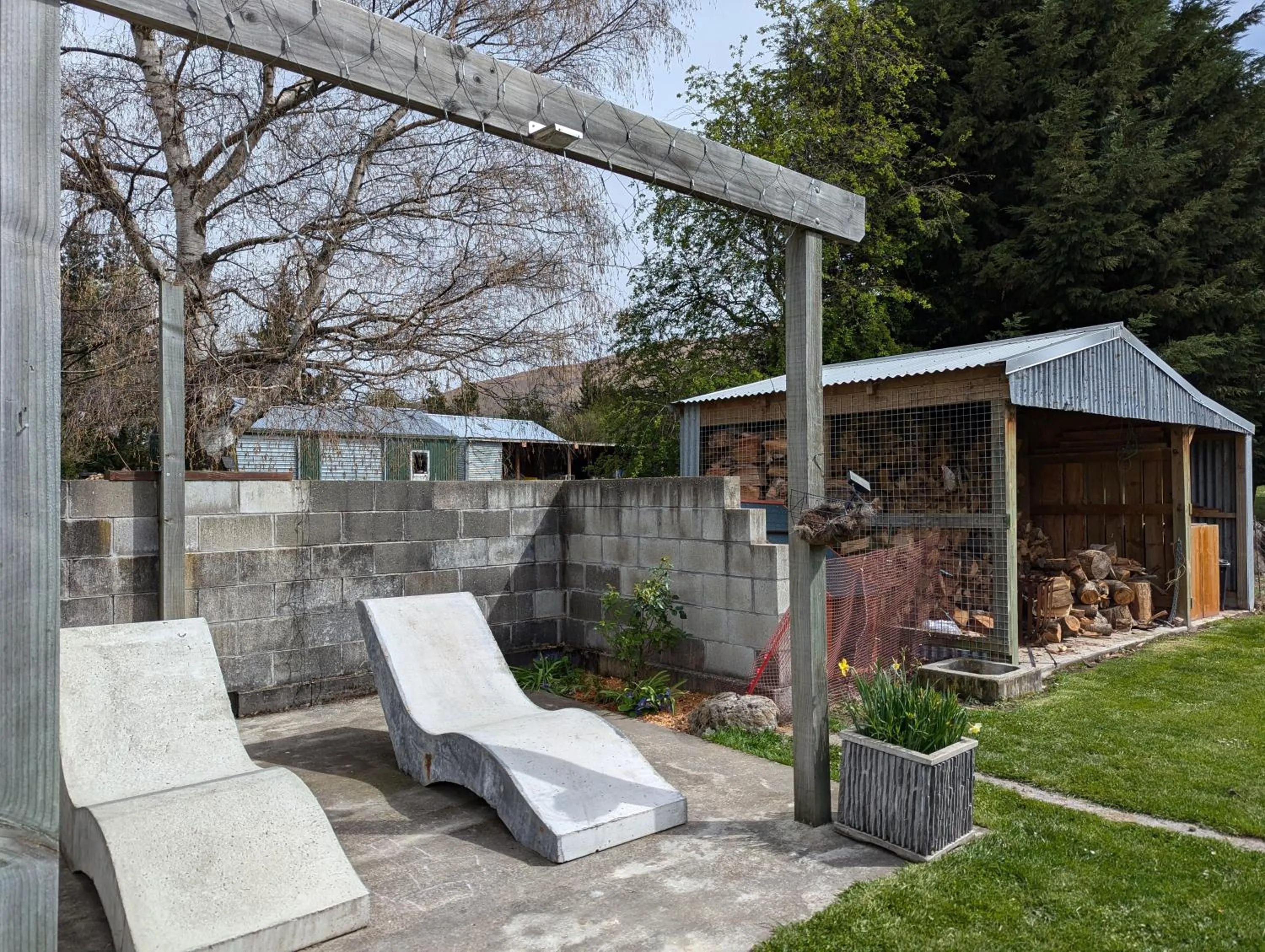 Garden view in Burkes Pass Country Motels