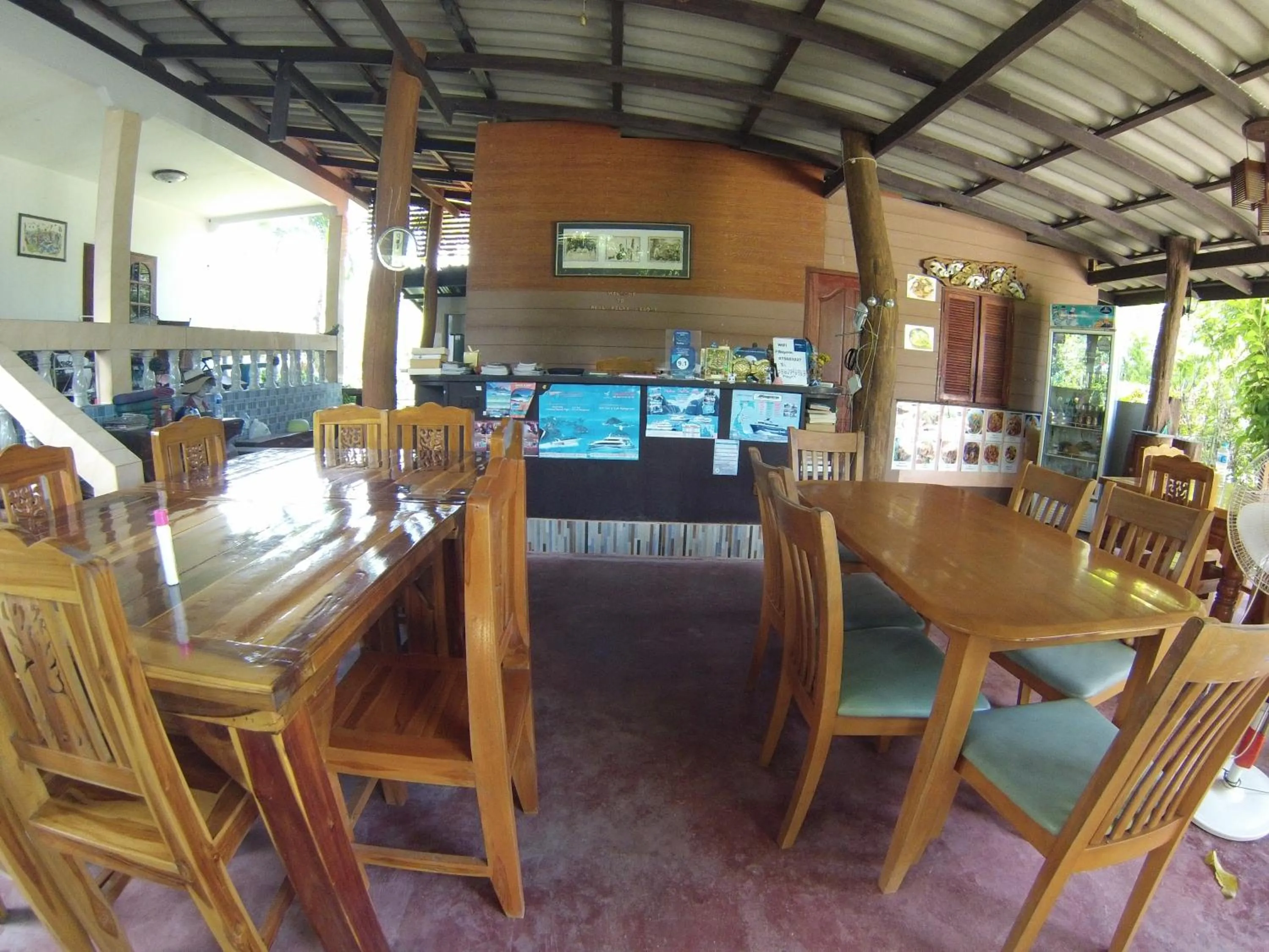 Restaurant/places to eat in Real Relax Resort