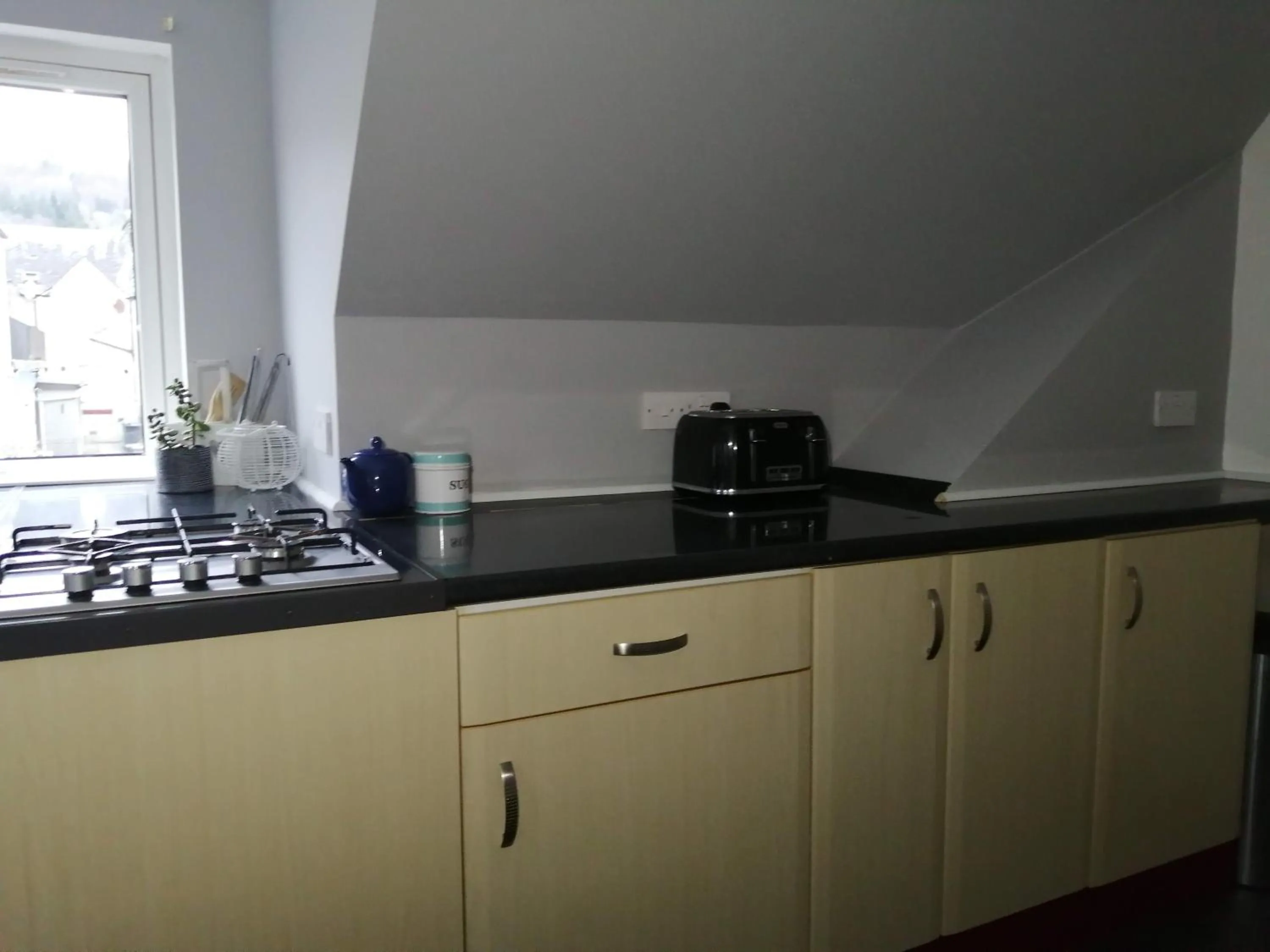 Kitchen or kitchenette in Nest Holiday Home Central Callander, Trossachs Self-catering